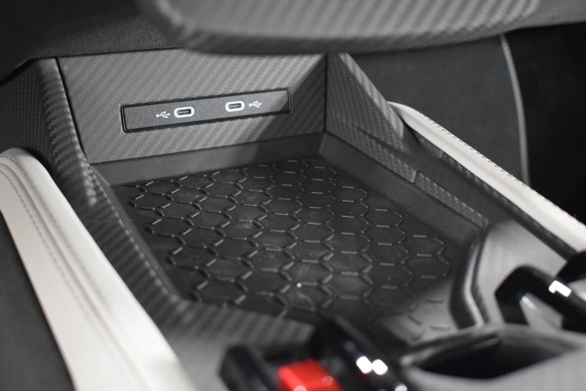 mph030_989101276_30da558c28bb4d7784ff91c958889f5bx_134b797975