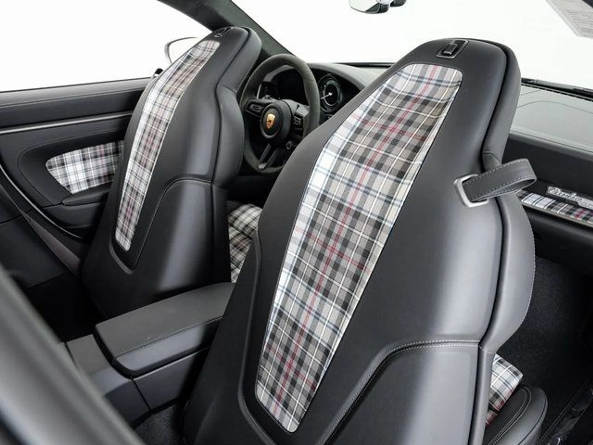 mph030_992889945_9e3254fbe91a4e487db2b4d0db2b9573_240812e7a0