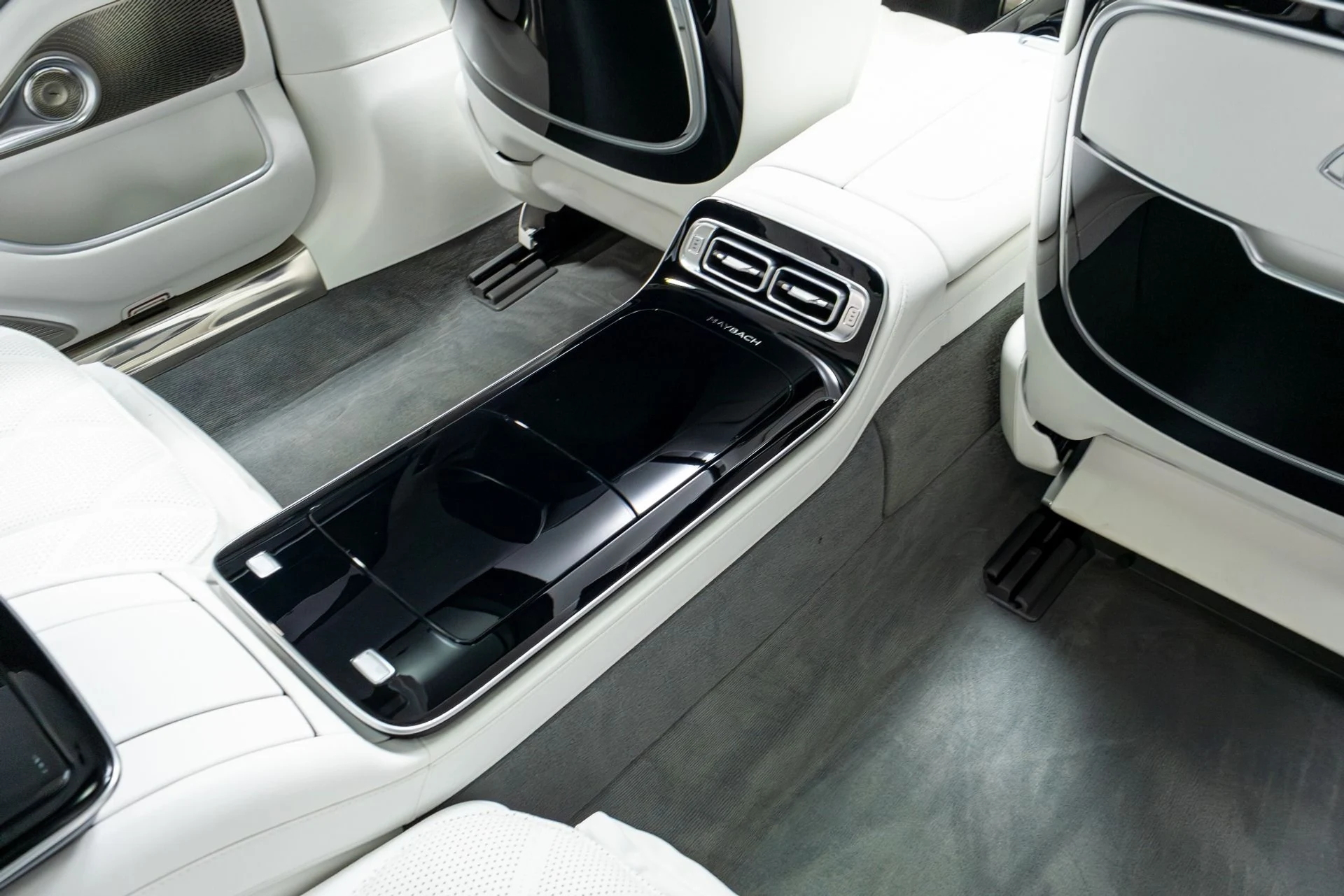 mph031_1002012843_Used_2023_Mercedes_Benz_S_Class_Maybach_S_680_4_MATIC_1776091551_cd46fe2c62