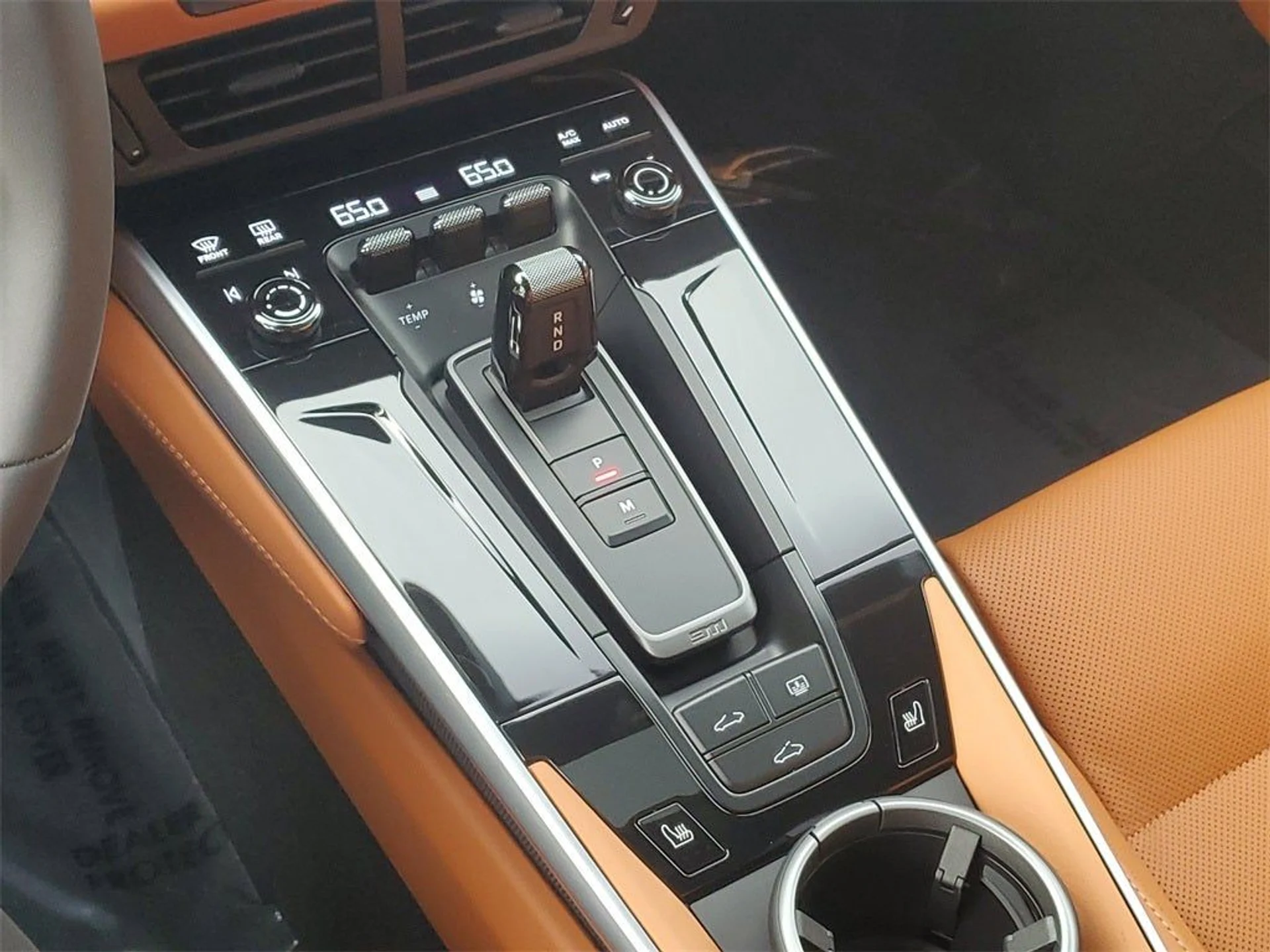 mph031_100376835_32_edc82e5c55