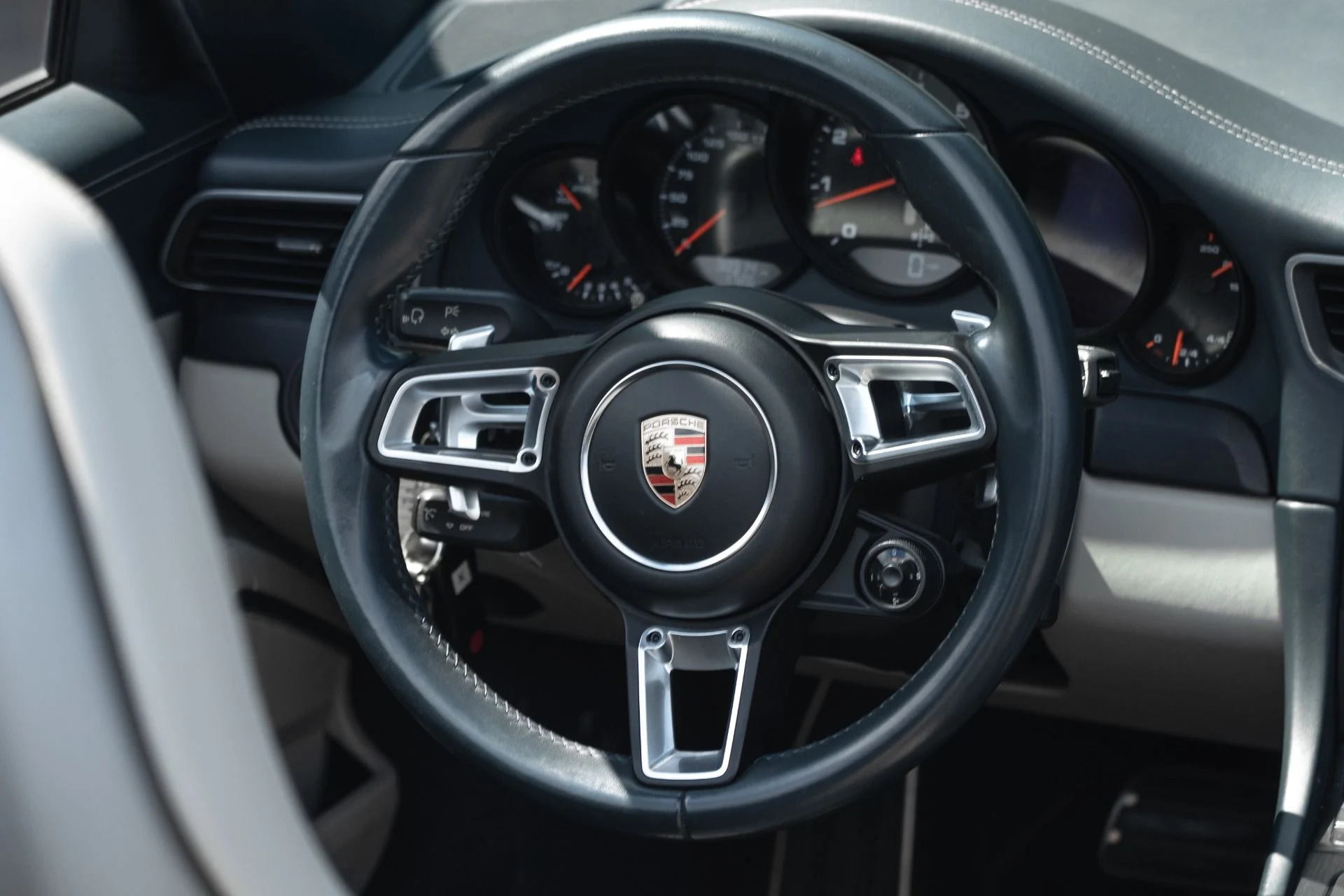 mph031_1008966590_Used_2017_Porsche_911_Carrera_GTS_1758659298_e5e5e80fad