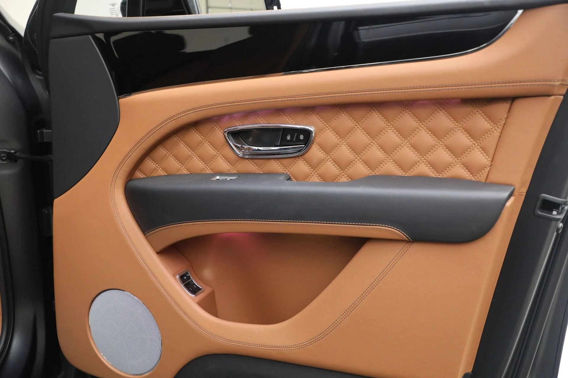mph031_1009253028_Used_2023_Bentley_Bentayga_S_V8_82b2da458e