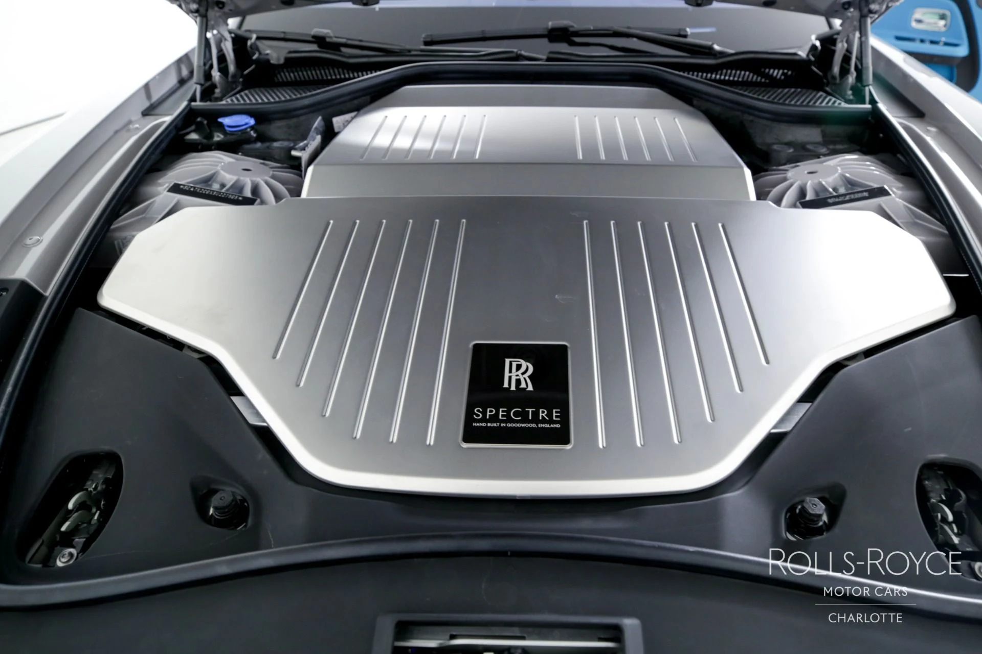 mph031_1009783736_Used_2025_Rolls_Royce_Spectre_1734039852_e8865830cd