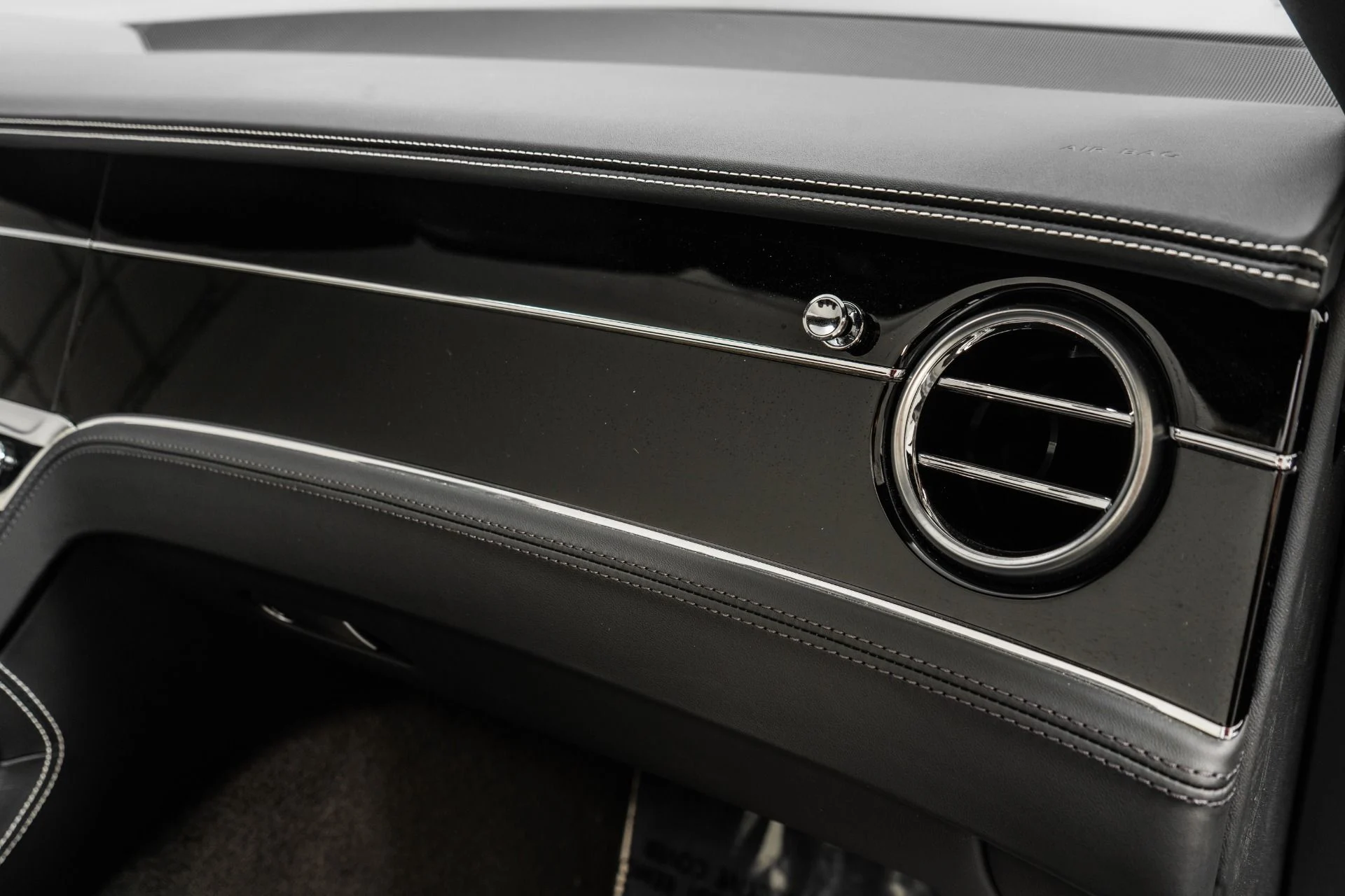 mph031_1013945972_Used_2024_Bentley_Continental_GTC_Edition_8_1757437315_ecc022d5a3