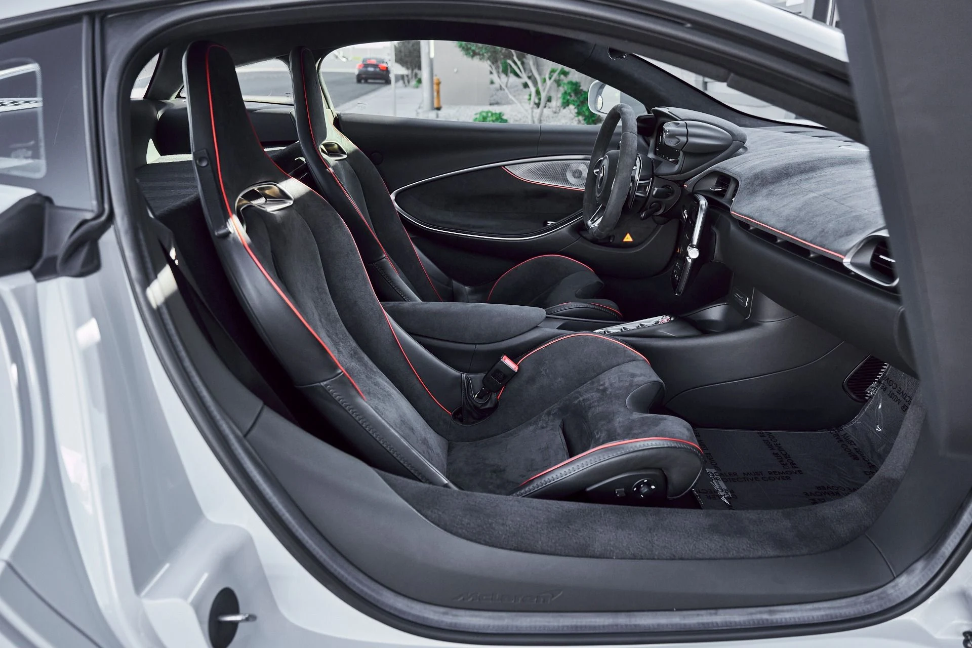 mph031_1014247954_Used_2023_Mc_Laren_Artura_1773773911_06b7ed4e77