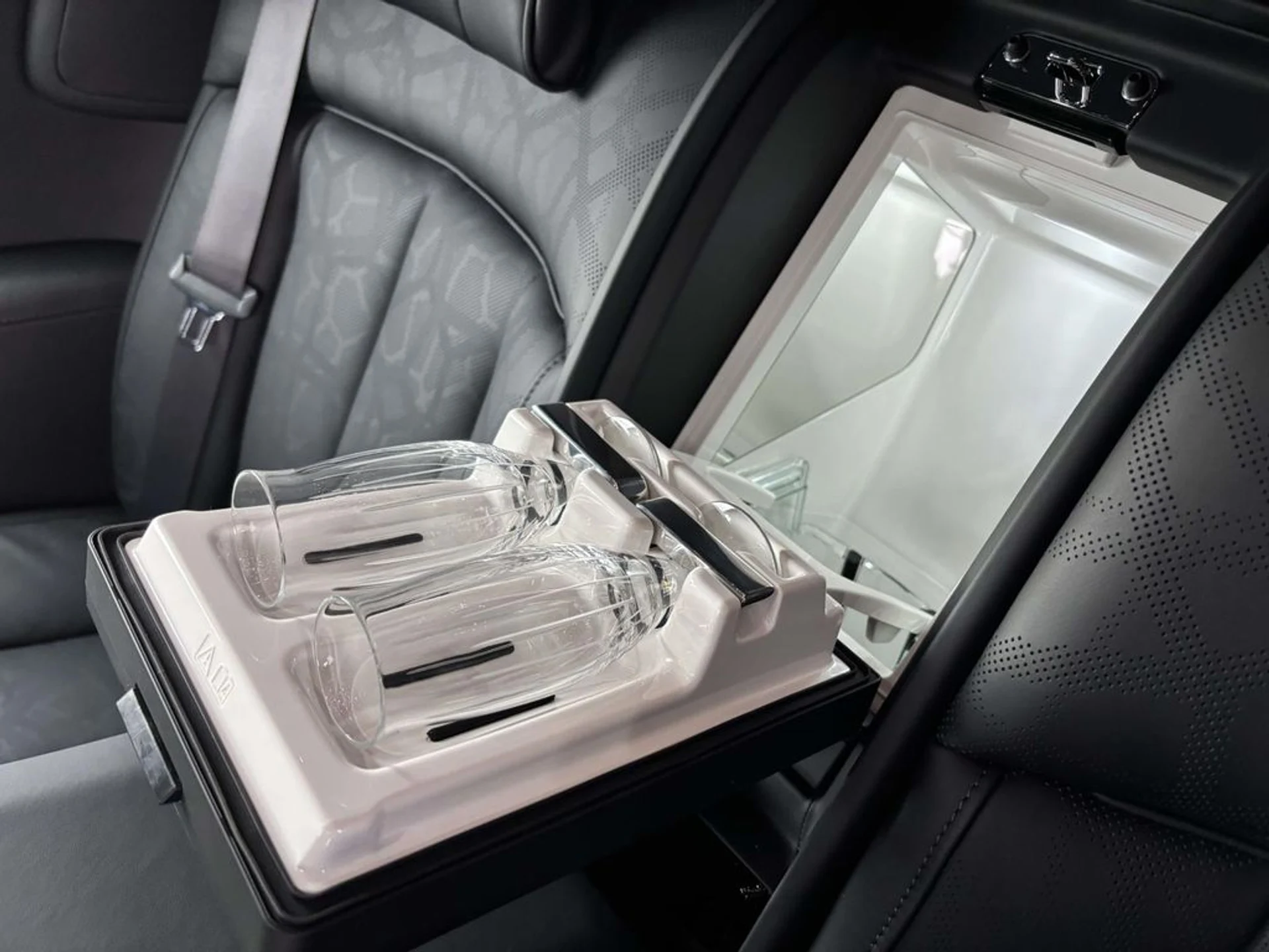 mph031_1015076770_1c056d011f13f0abb04d066fcad01e09x_9b7bf51633