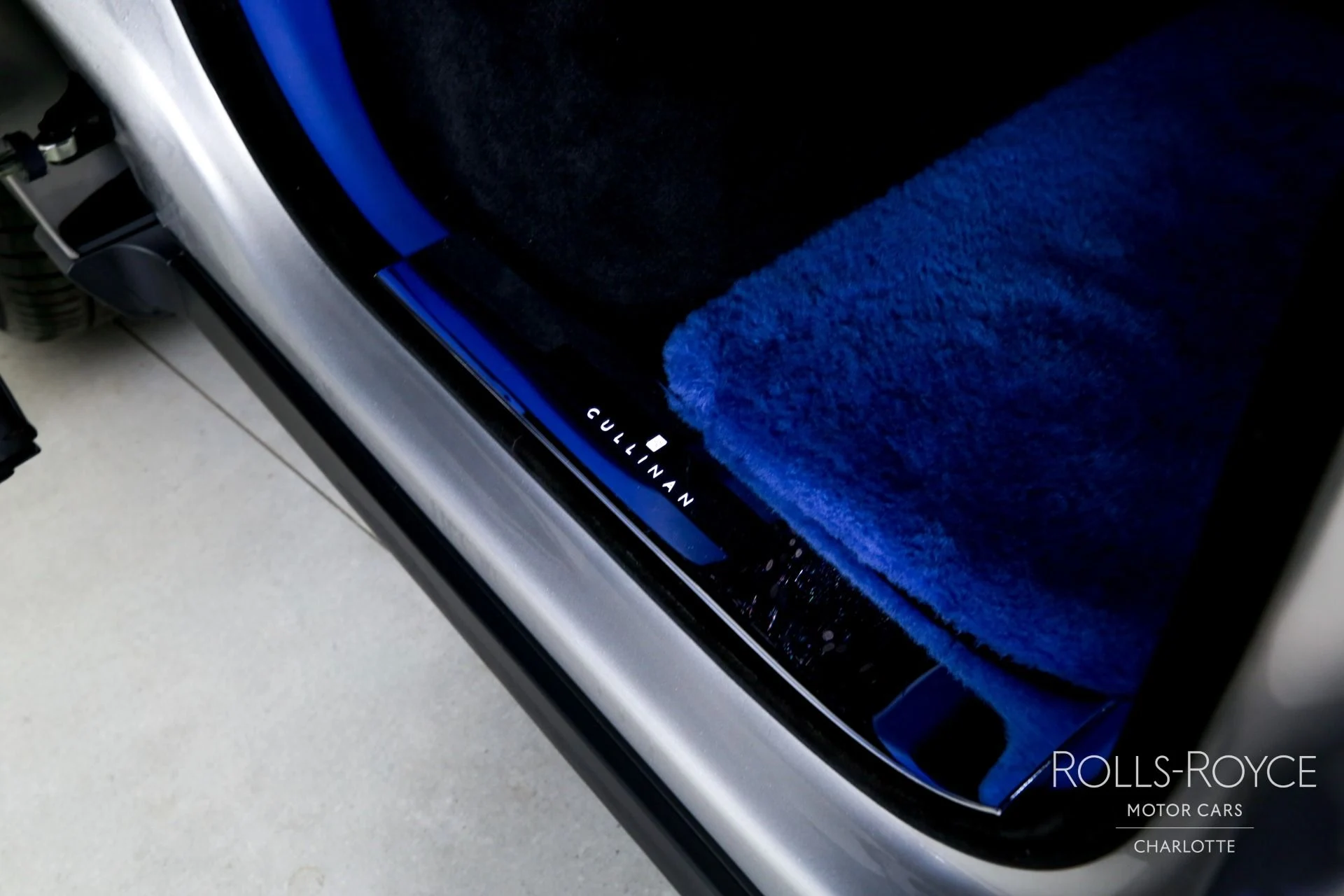 mph031_1017260504_Used_2021_Rolls_Royce_Cullinan_1771363967_1a4d41d558