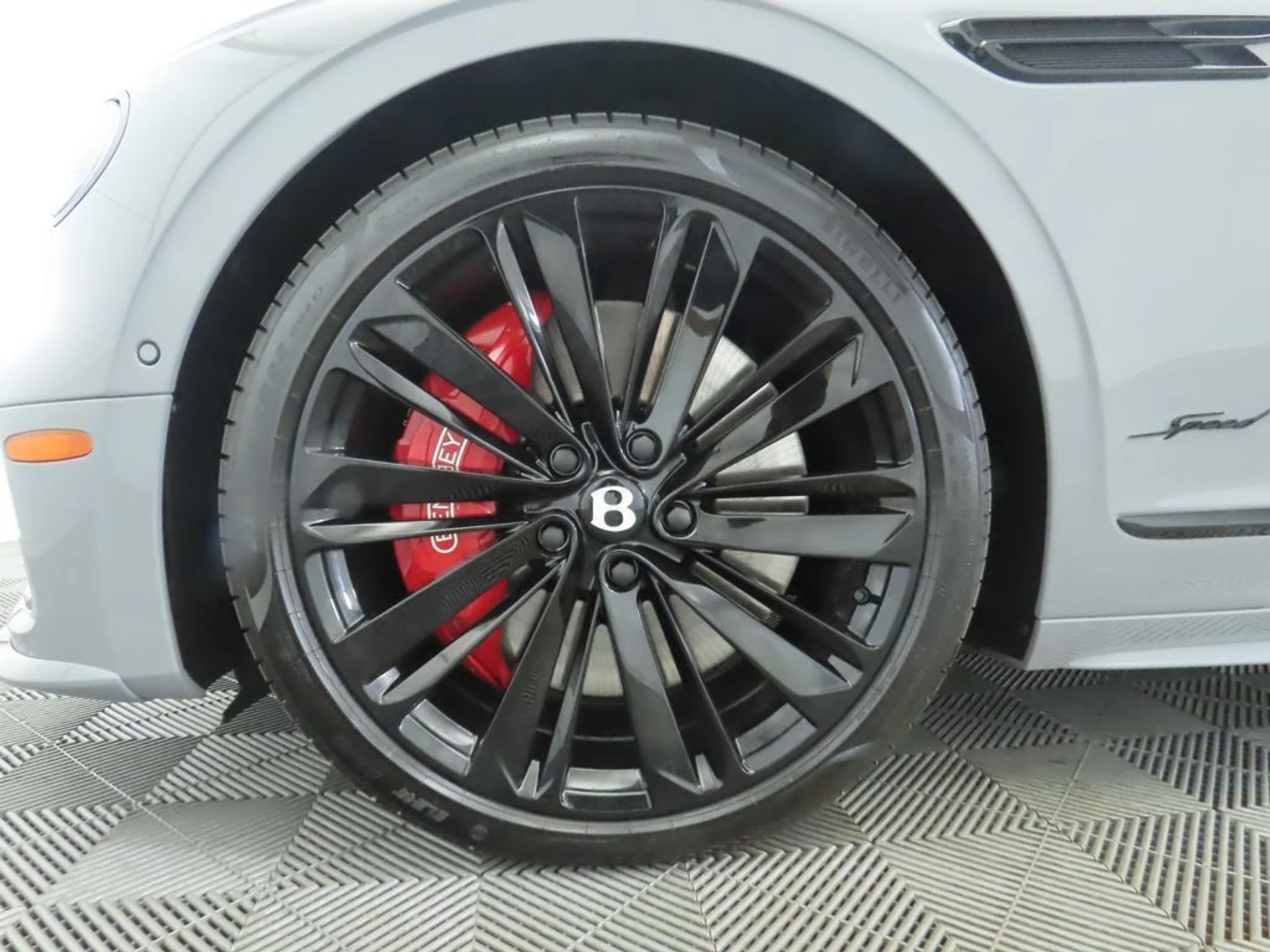 mph031_1020821745_new_2025_bentley_flying_spur_speedsedan_8119_22891449_32_1024_b2a6dd6f8c