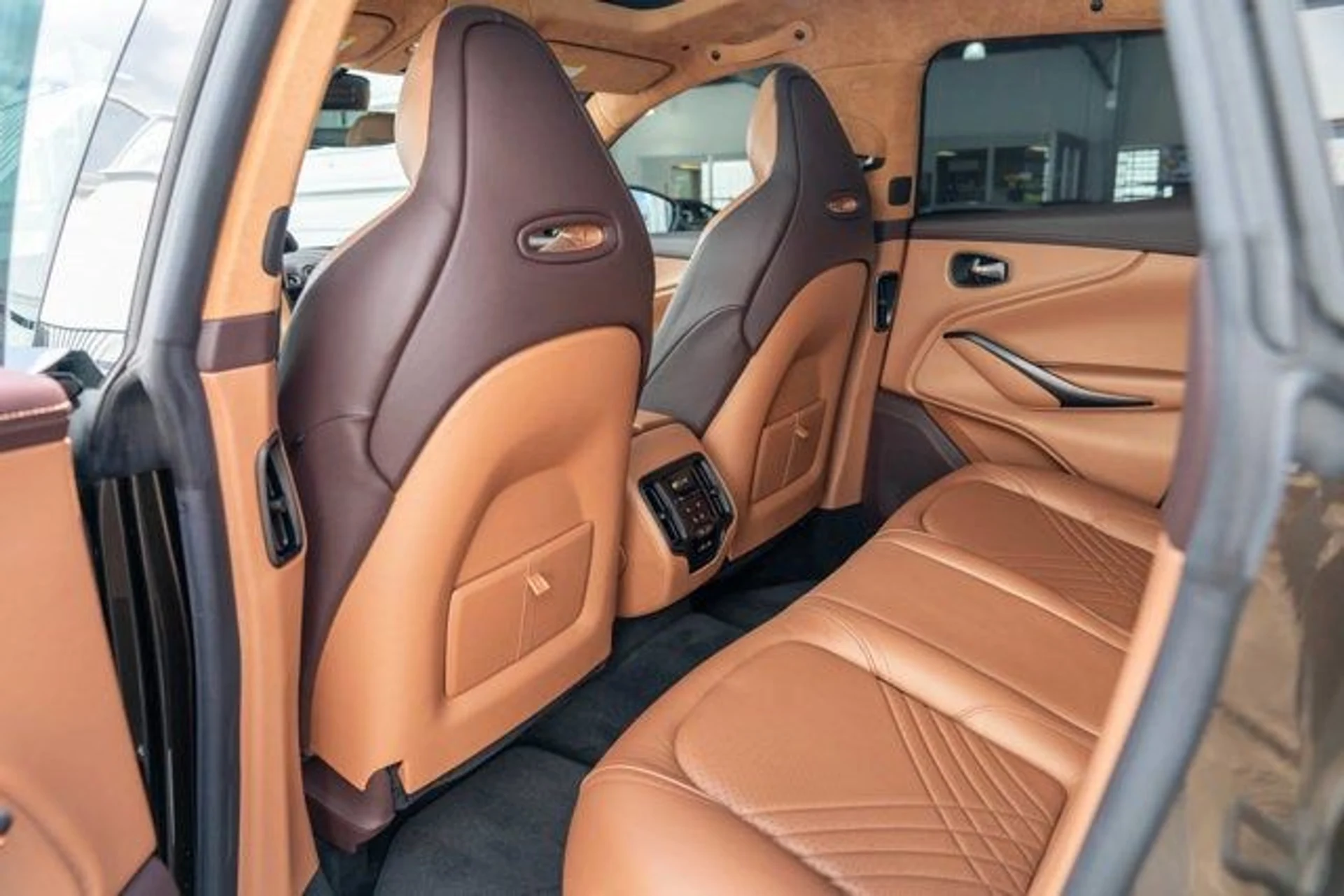 mph031_1022690642_32_b956a6bcd3