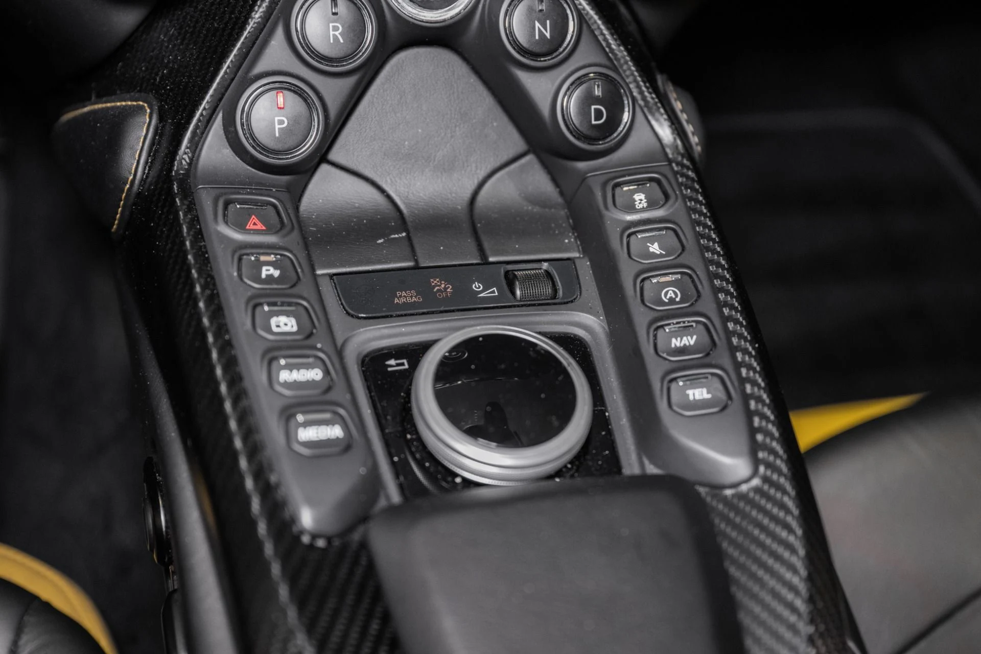 mph031_1024320663_Used_2019_Aston_Martin_Vantage_1765989078_d4a3876b1c