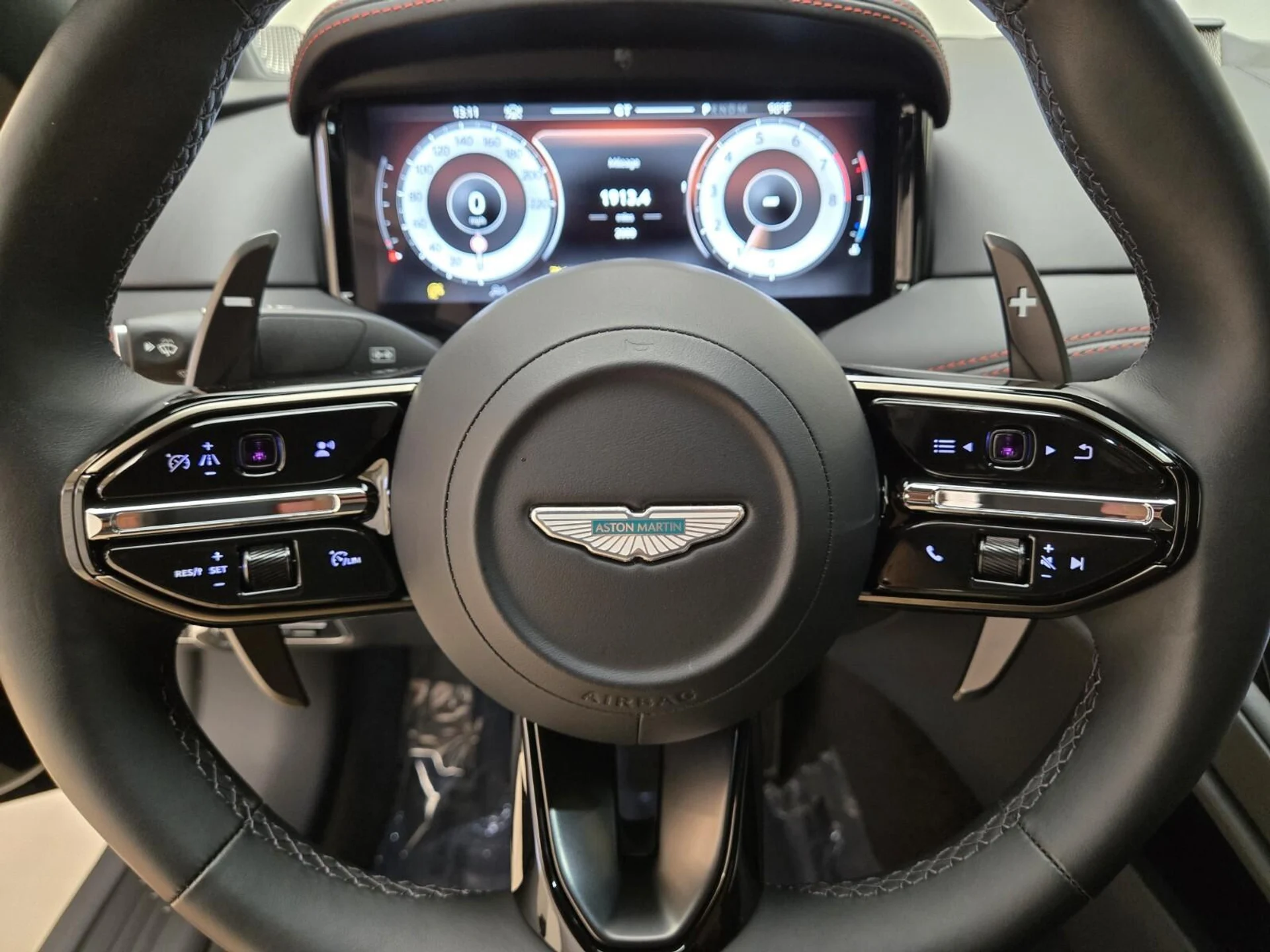 mph031_1027217085_Used_2024_Aston_Martin_DB_12_1753163996_d23d6d878e