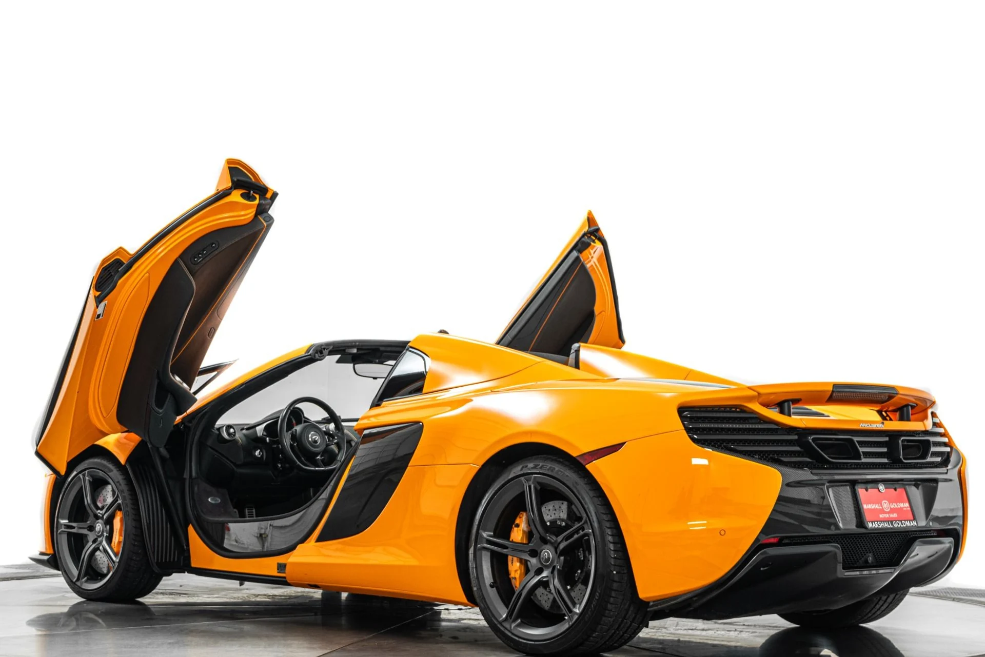mph031_1030628470_Used_2015_Mc_Laren_650_S_Spider_Interior_and_Exterior_Carbon_Packs_Suspension_Lifter_1778269559_3a7549e7ac