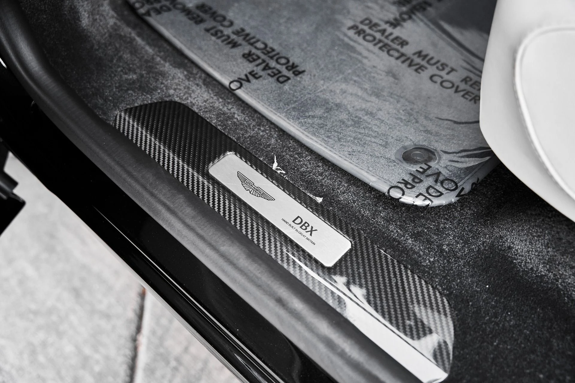 mph031_1031737124_Used_2025_Aston_Martin_DBX_707_1775007982_915b1cef47