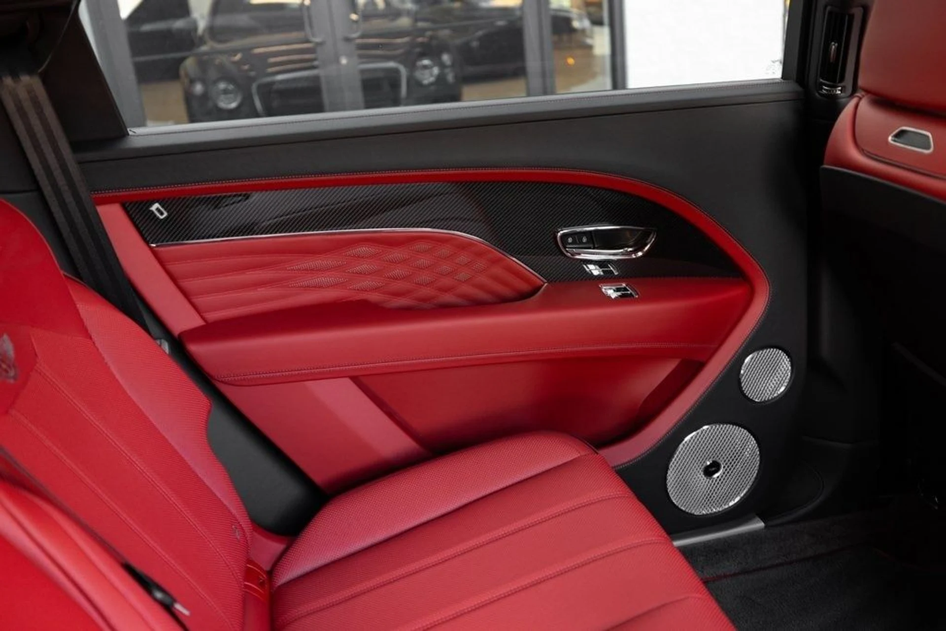 mph031_1032032659_ebc250379f7daa4382ab7e5ea66722eex_de9b54b220