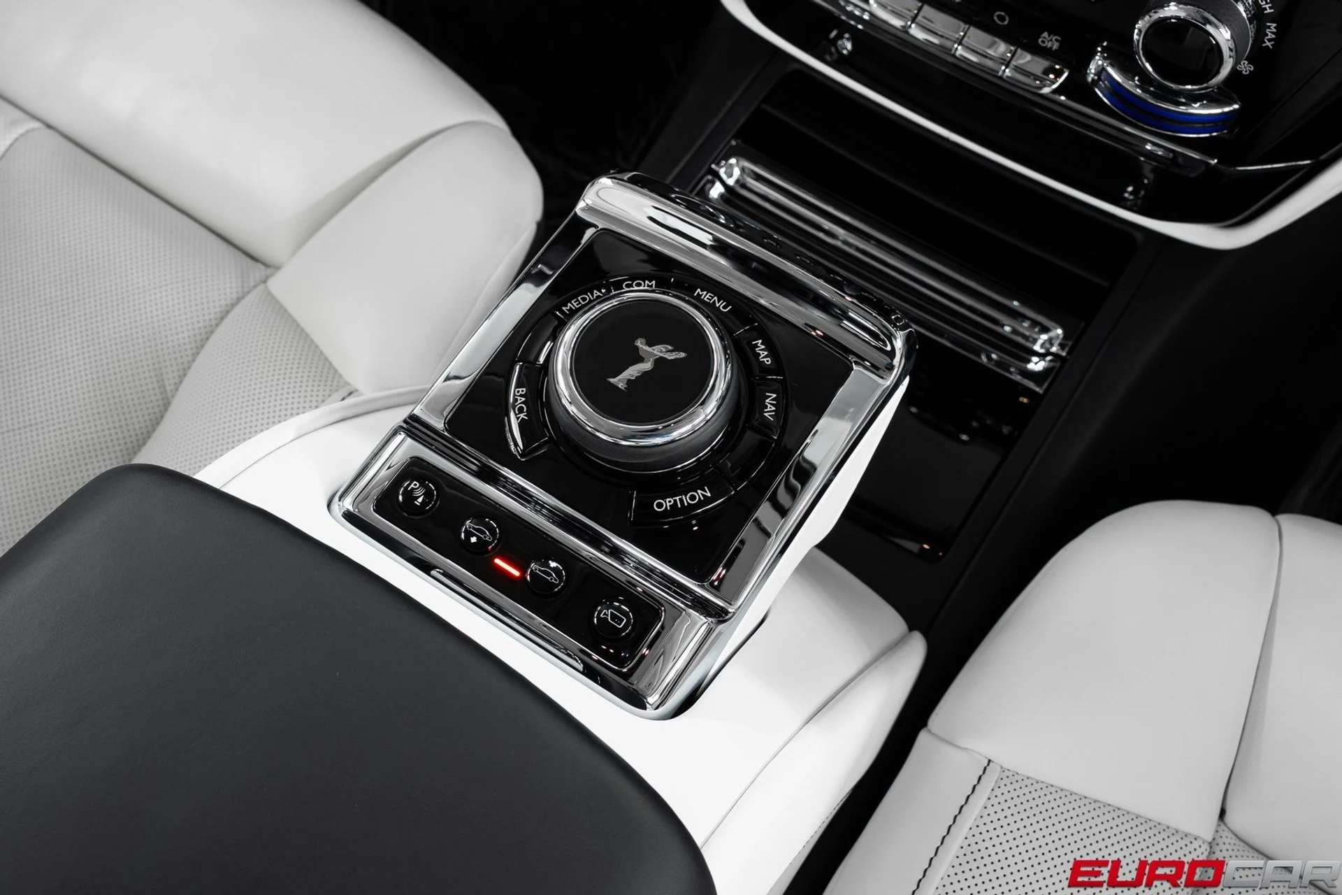 mph031_1033439484_image_32_6e10b7afe5