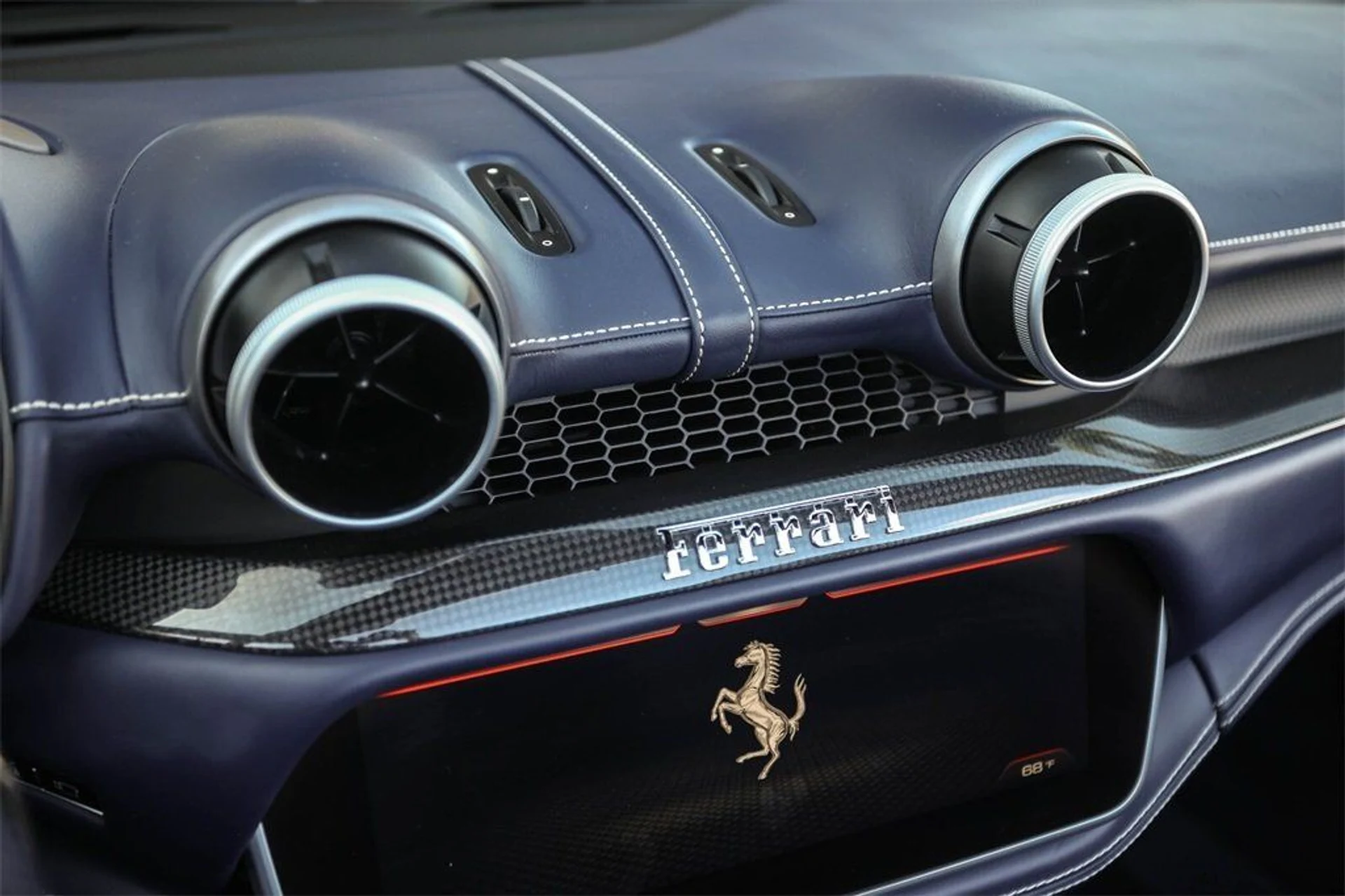 mph031_1034813380_4dfd03ad3c7a350deafaad55dcb606c5_b5a132be96