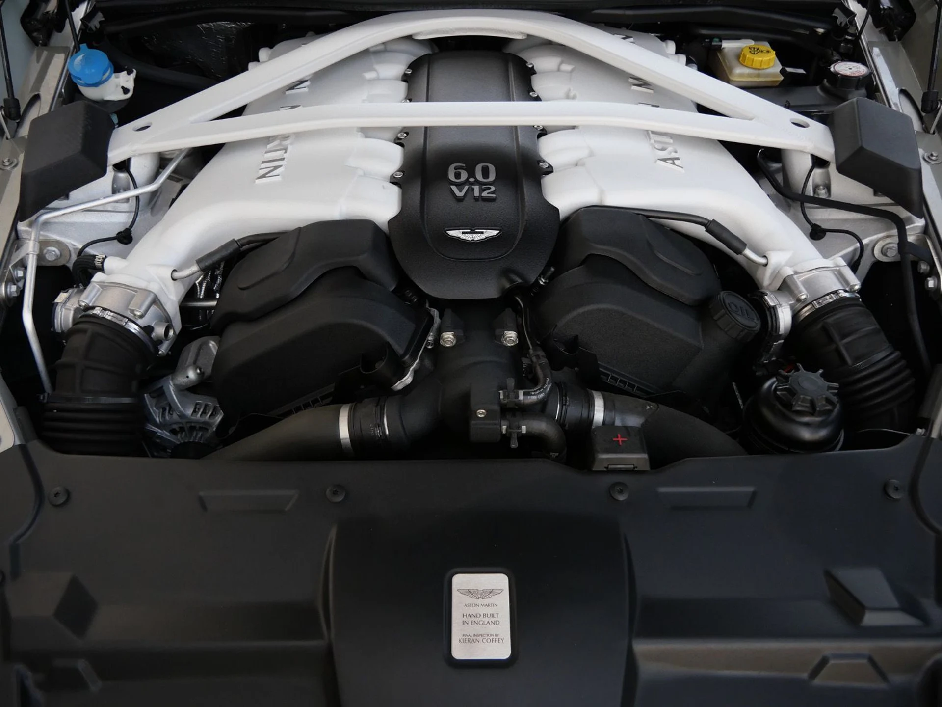 mph031_1049987902_6093bd3f5f7da31219786018db3eccf5x_c4c61b1199