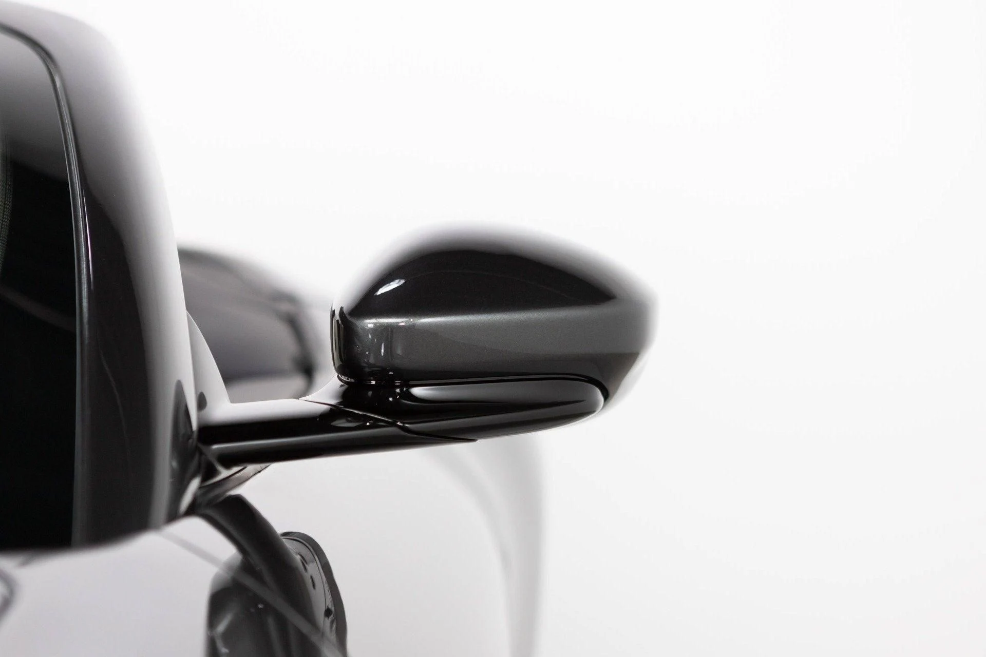 mph031_1051076897_Used_2024_Ferrari_Roma_Spider_1777367368_0558fe5960