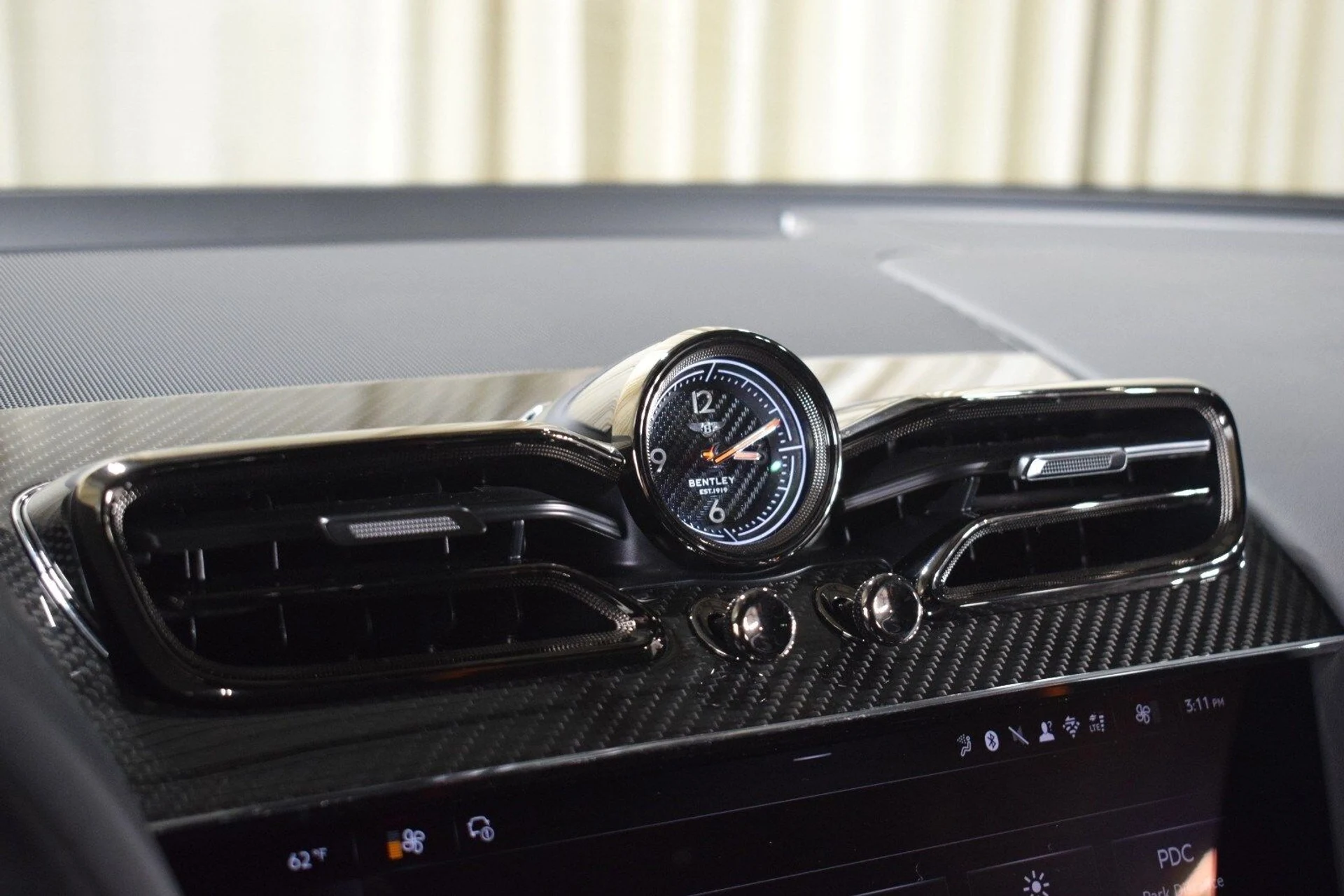 mph031_1054409413_8418e044bde2981fc5a2c2f4093b6c2dx_0afdab840e