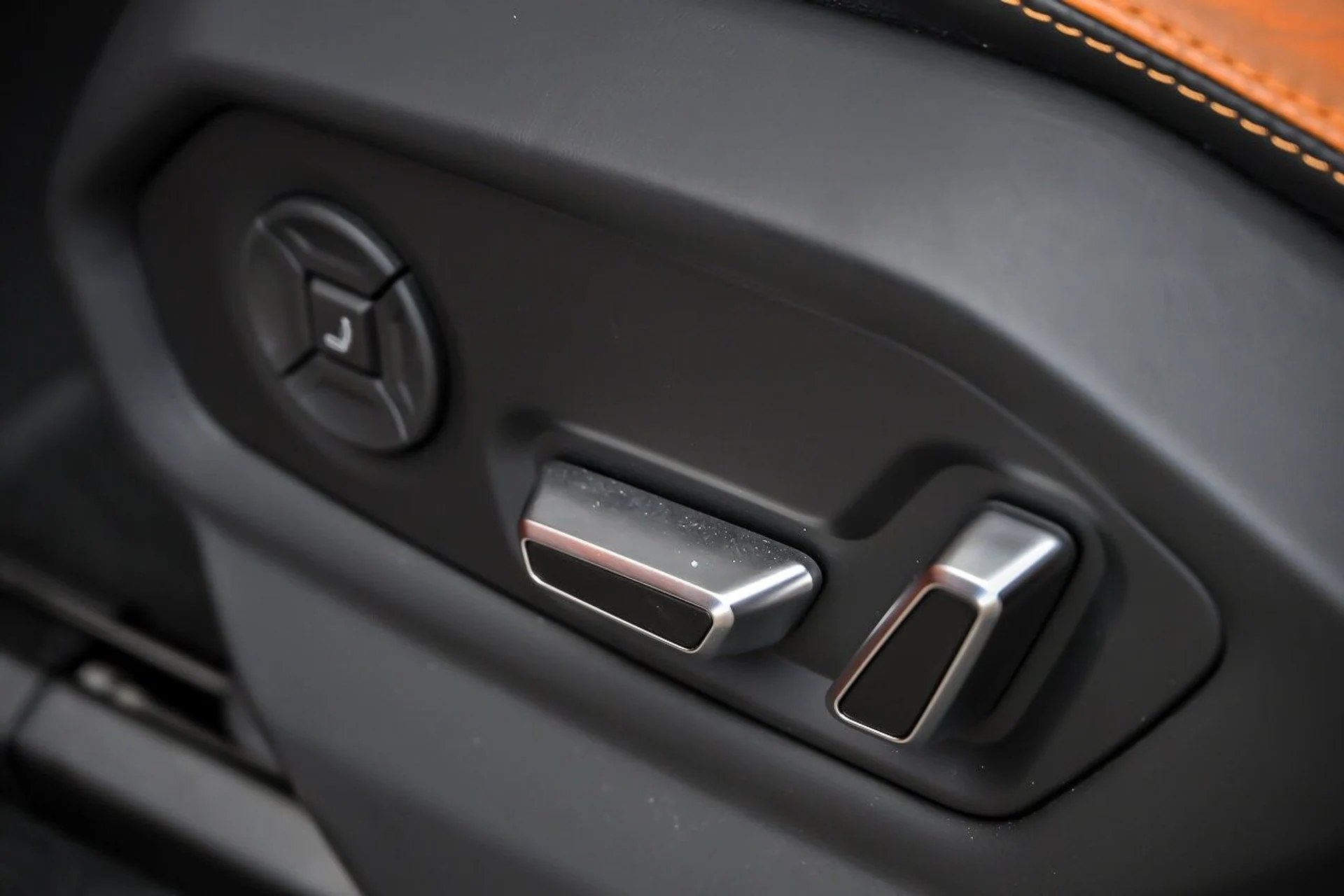 mph031_1055085535_a81c71de6716769452eac71cb5aa6abcx_95e1a3a873