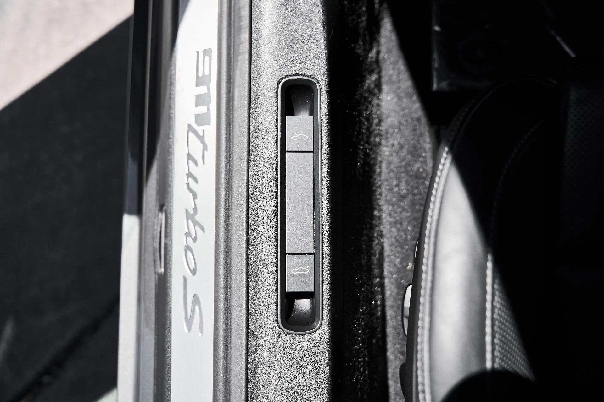 mph031_105799588_Used_2021_Porsche_911_Turbo_S_1781810406_f087857e24