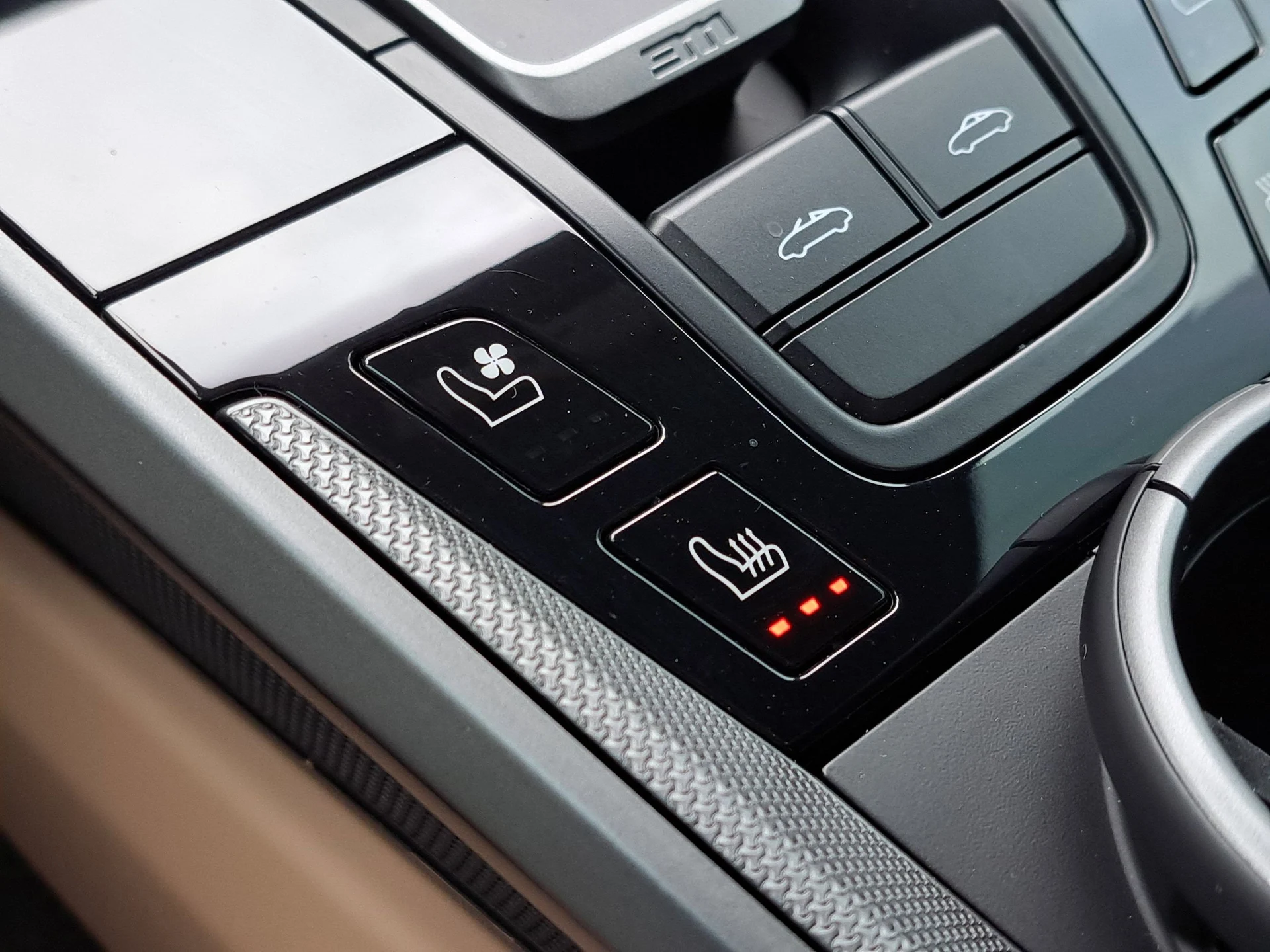 mph031_1059235012_d7668a90980dda8a29d426aa4748c33ex_420fb192b1