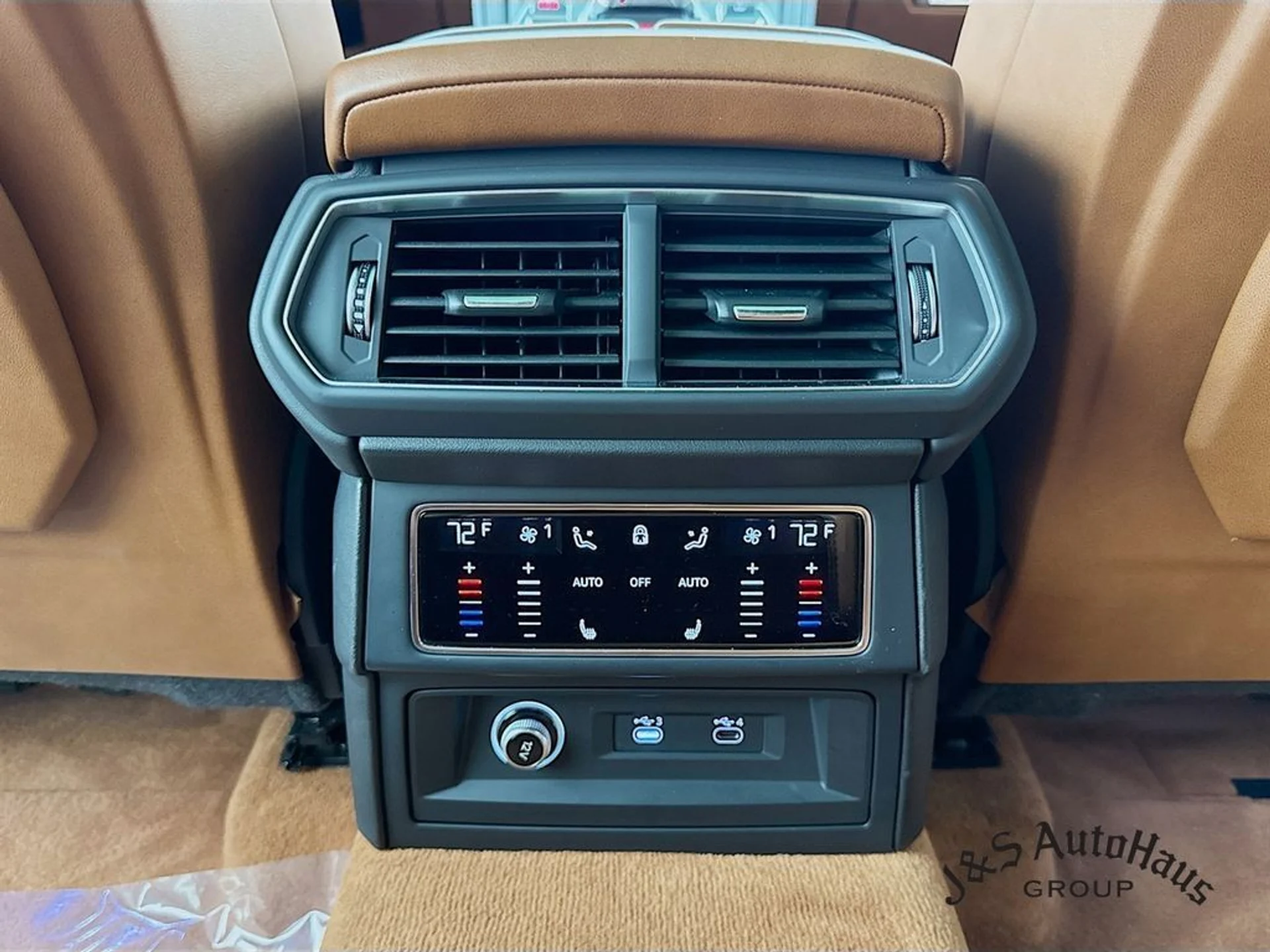 mph031_1063841252_uf10da9e88cvm6jqrkqzxlvb2wub_466d631680