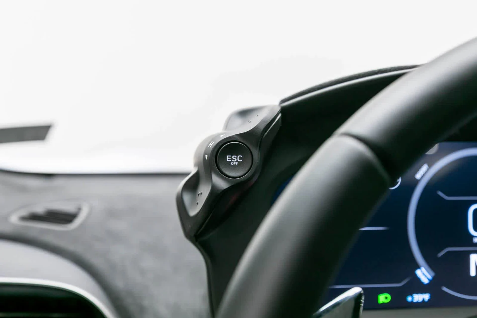 mph031_1064893401_32_66c644ce81