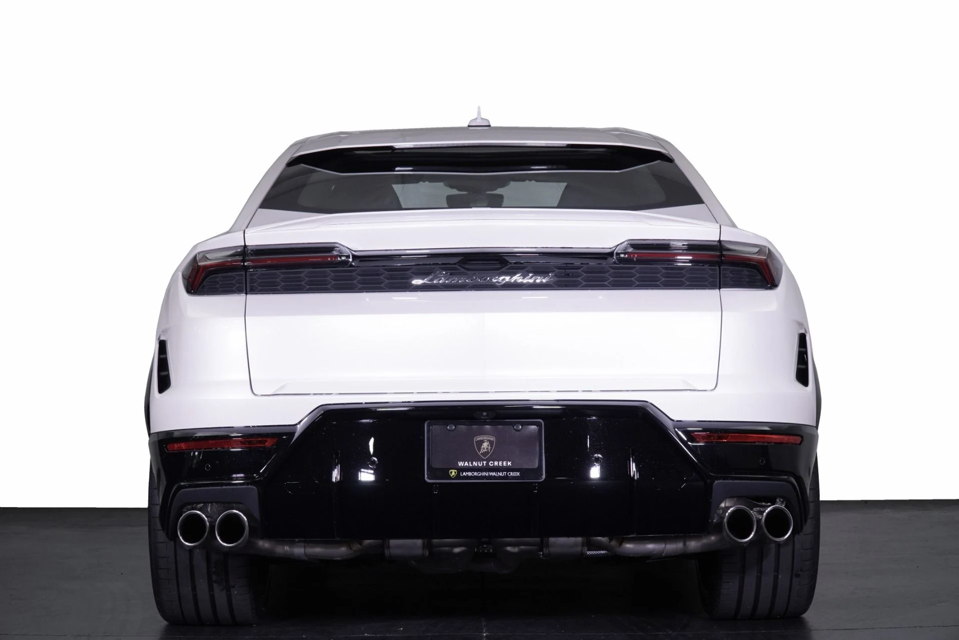 mph031_1066316955_New_2025_Lamborghini_Urus_SE_1770747580_b1fd62ee11