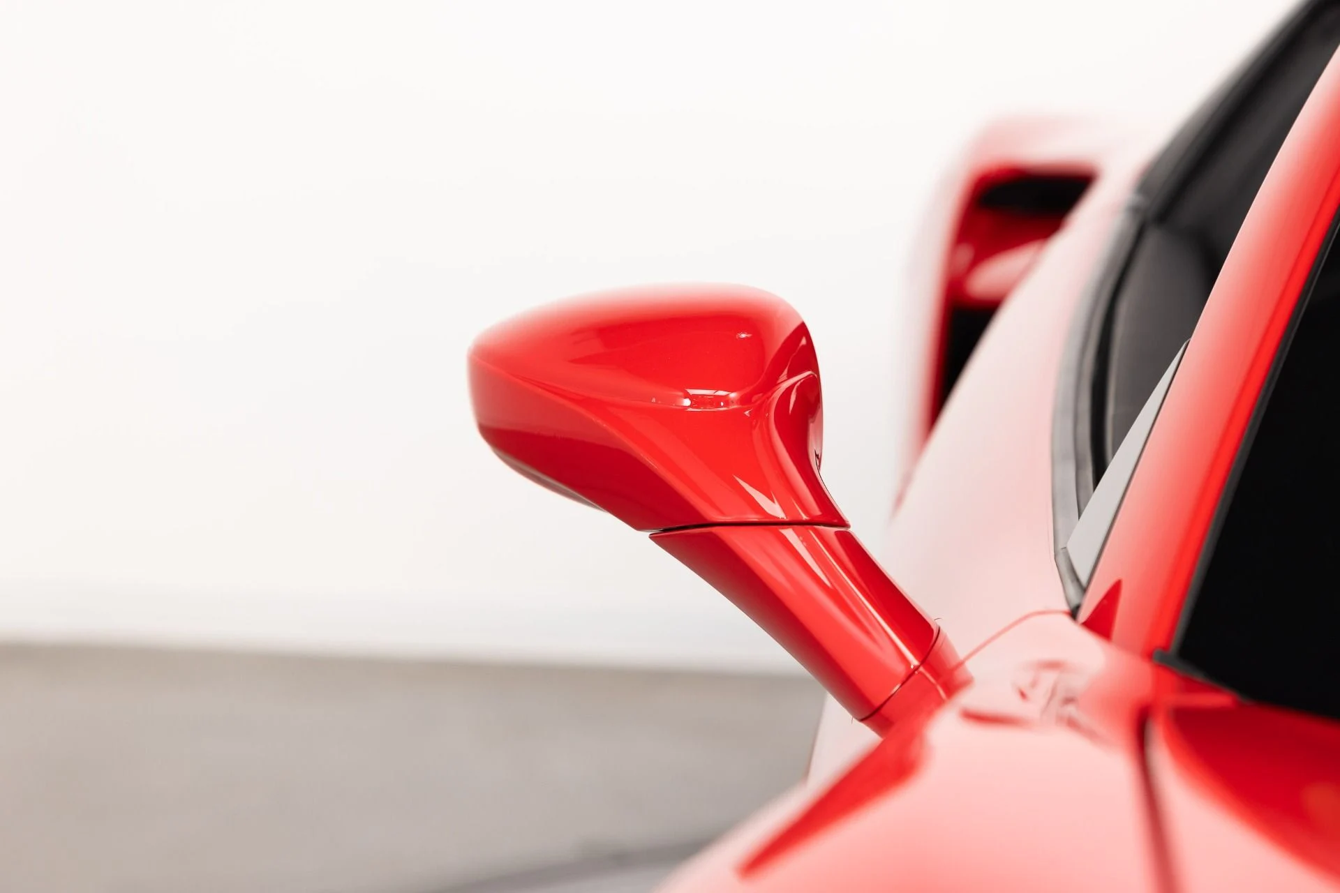 mph031_107642751_Used_2019_Ferrari_488_Spider_1787231247_ec6d8e923a