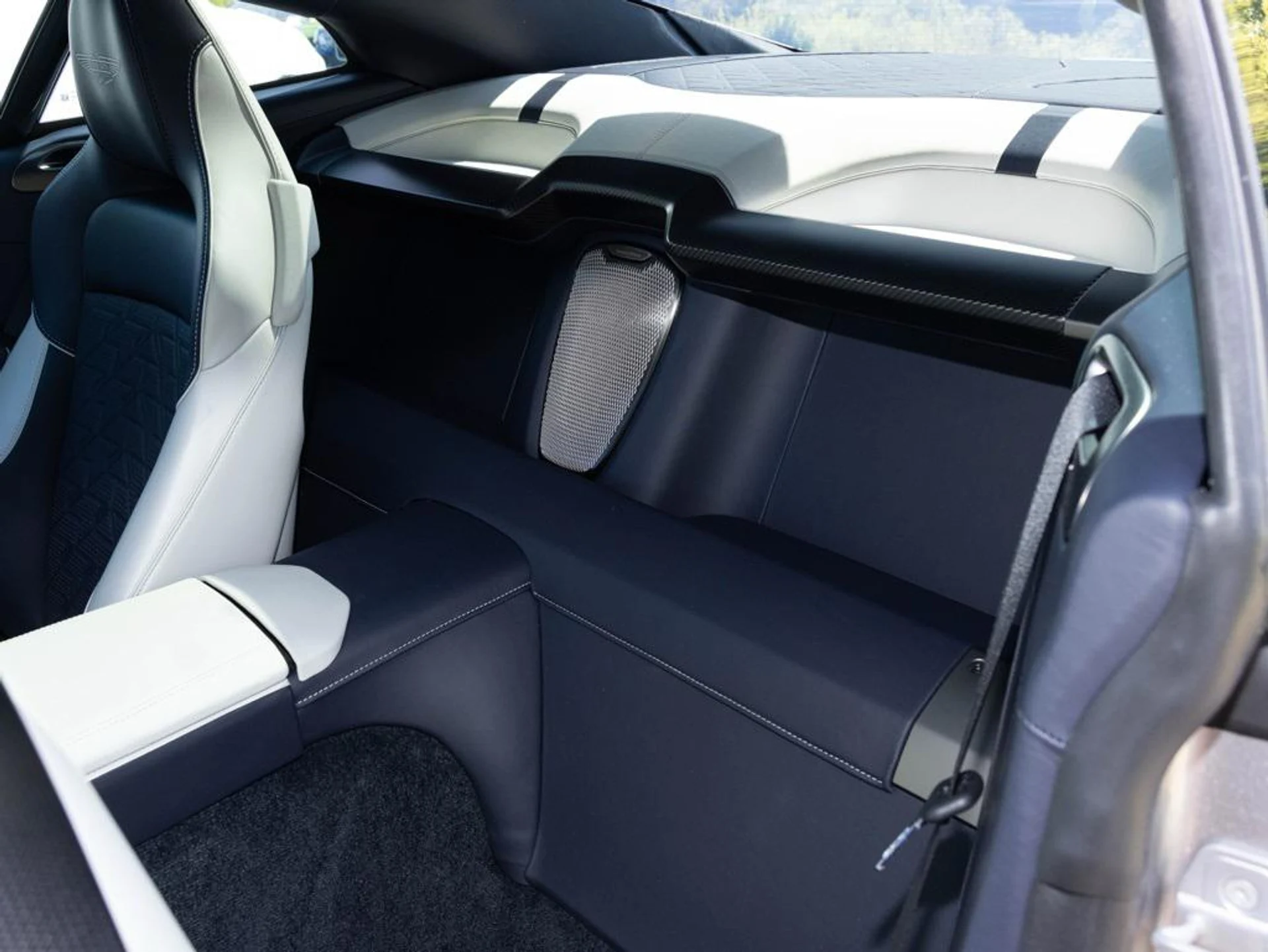 mph031_1079608824_456162572_68c00a71847c7f35d6e673da_f24d7e7916