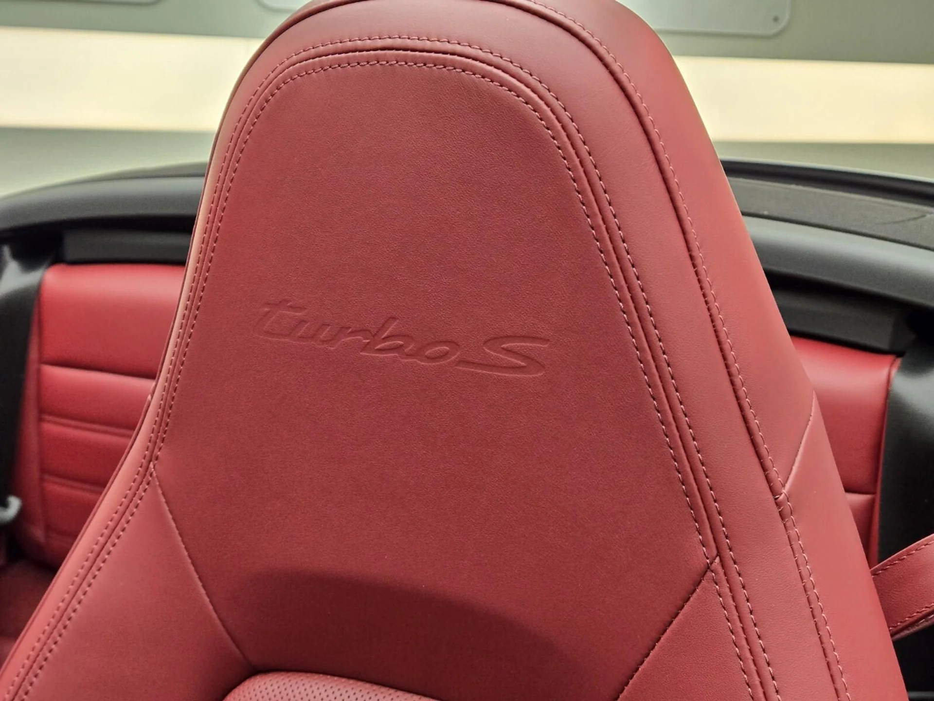 mph031_1083723122_Used_2023_Porsche_911_Turbo_1768891613_a93e018955