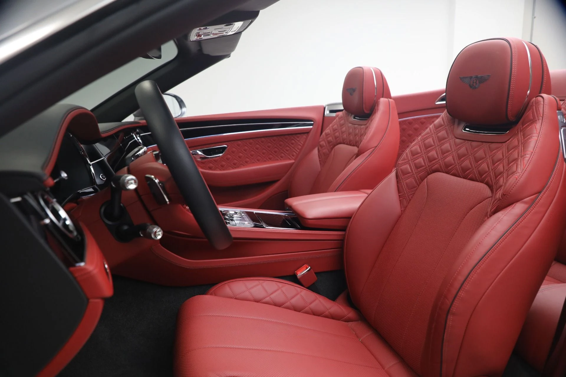 mph031_1088693759_Used_2022_Bentley_Continental_GTC_V8_1784133767_6818a2c037