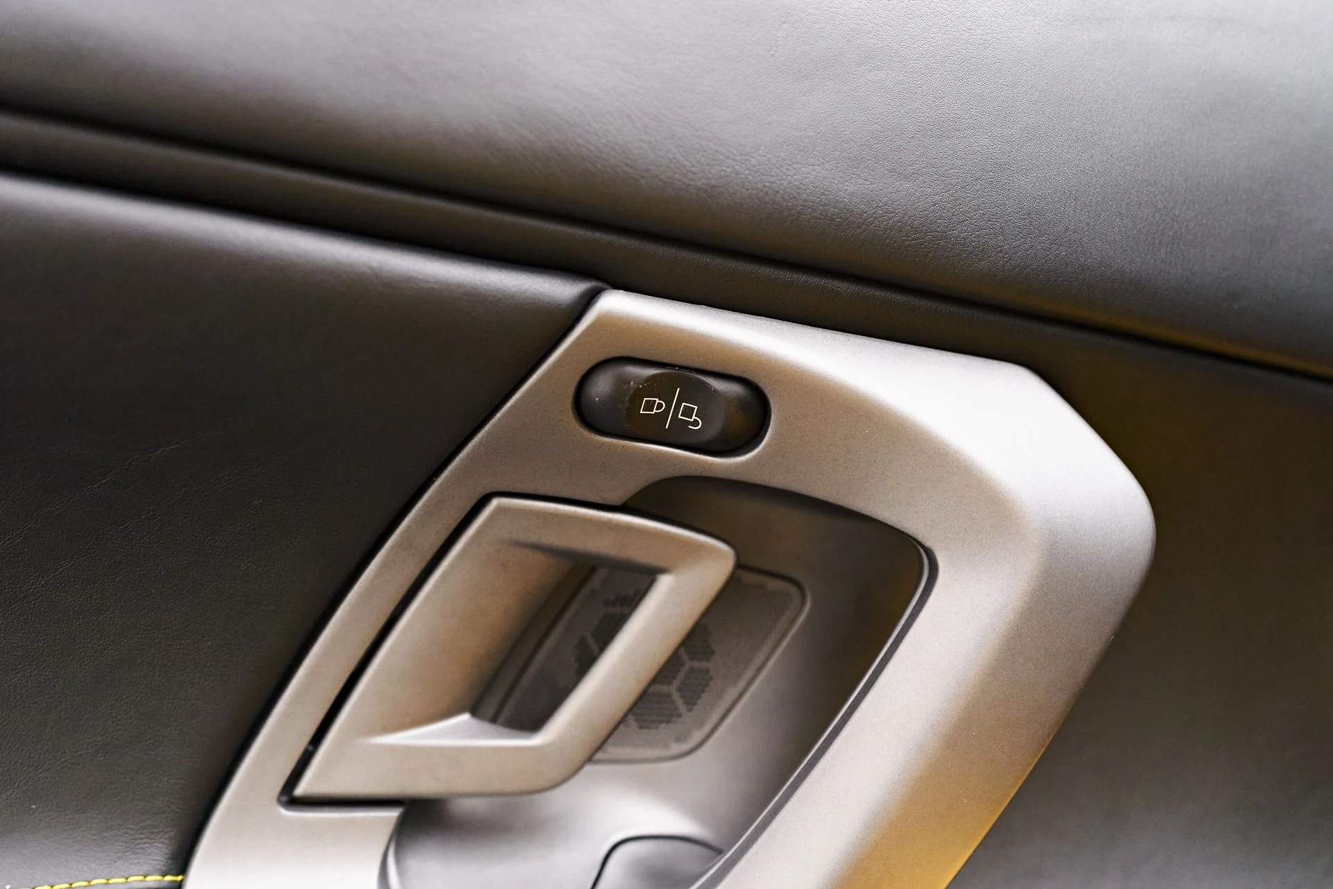 mph031_109025302_Used_2005_Lamborghini_Gallardo_1703127301_fc6630ee7a