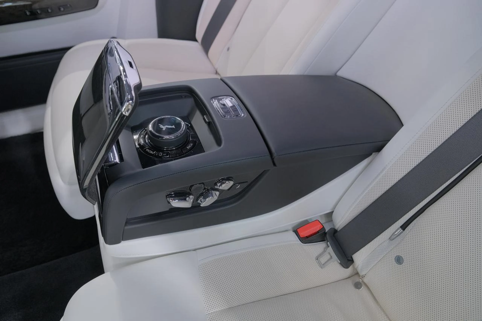 mph031_1090857617_540eafb9efabe425ce86ea20b84025f3_50abfd86af