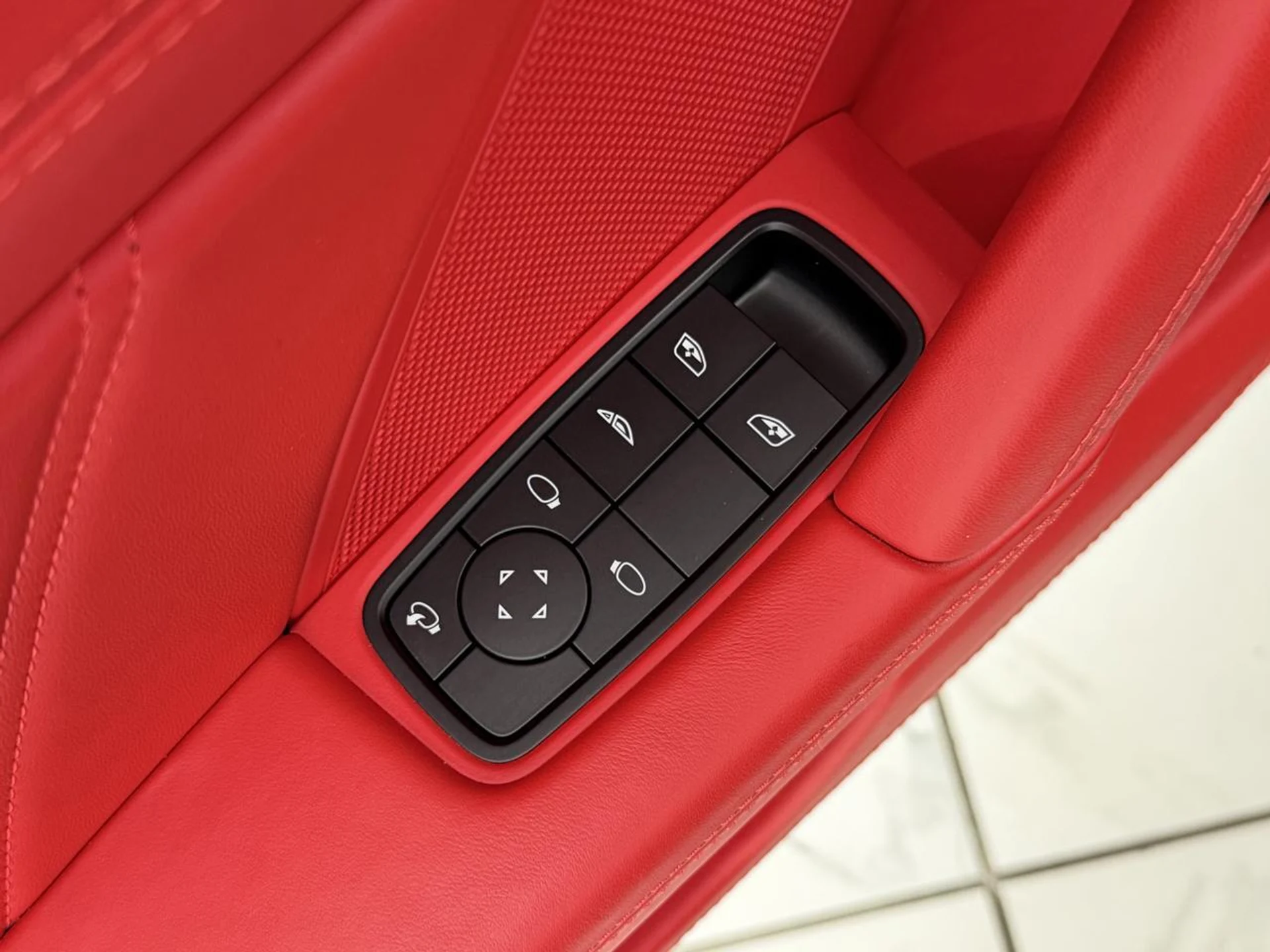 mph031_1097093821_e315e49e3fcd504401b2821f18767937_19a202b4cd