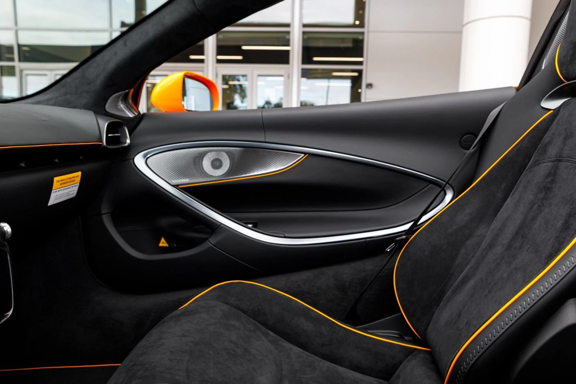 mph031_1099104418_636_p32_l_926c383dab