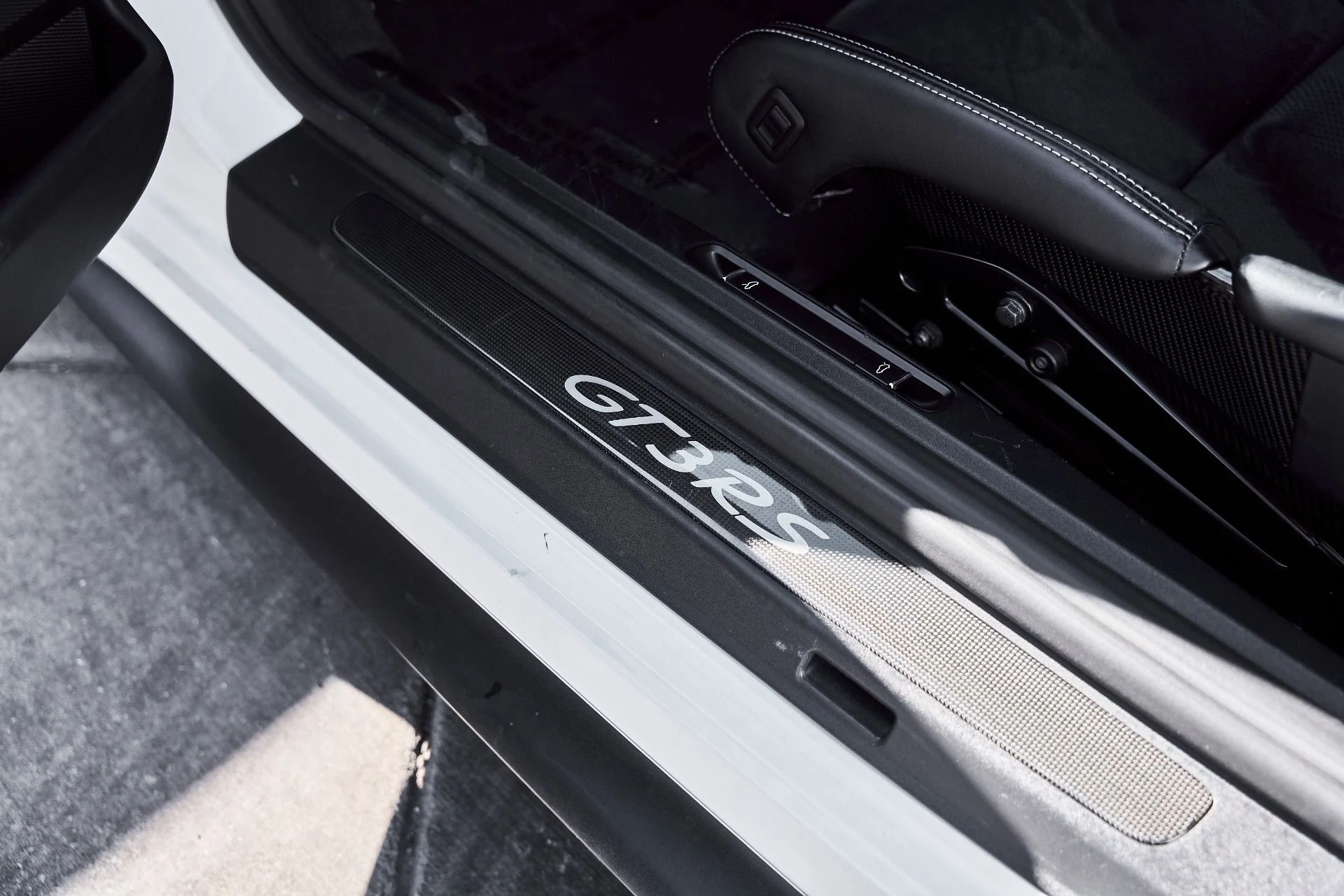mph031_1101348242_Used_2019_Porsche_911_GT_3_RS_1780421851_fb123d1787