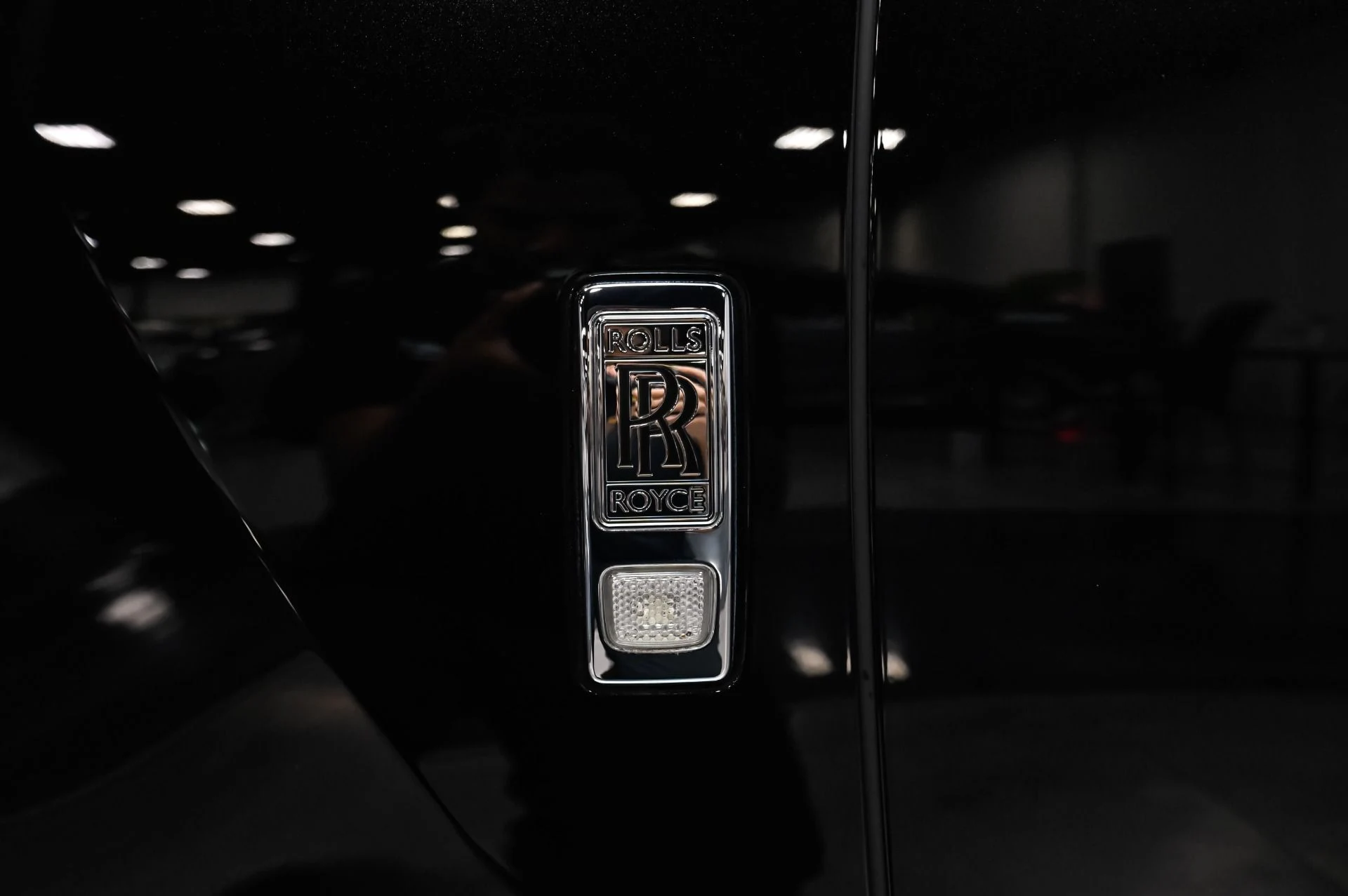 mph031_1105694197_Used_2012_Rolls_Royce_Ghost_Base_1789141578_ee9fdab765