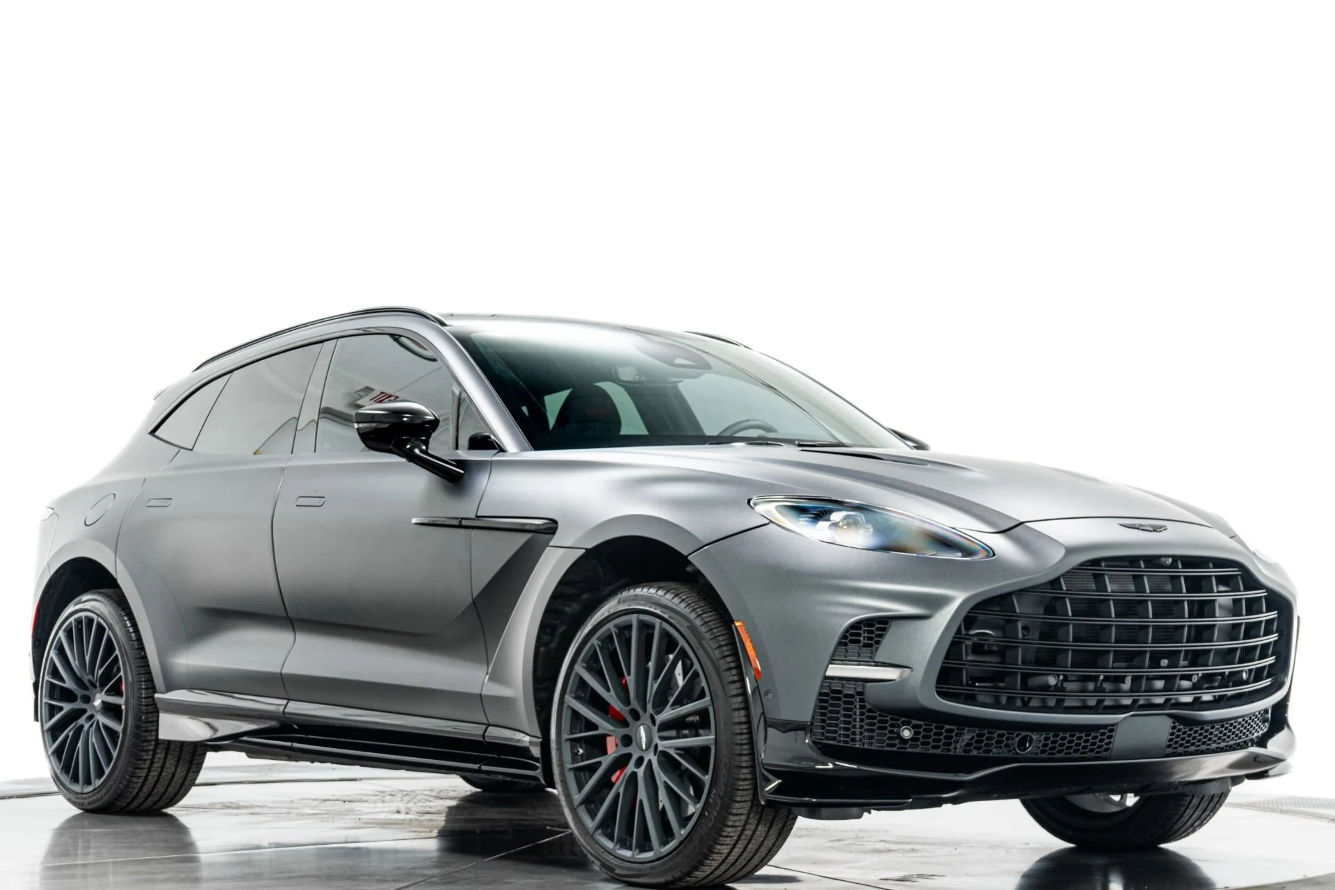 mph031_1108758837_Used_2025_Aston_Martin_DBX_707_23_Inch_Wheels_Factory_Matte_Paint_697_Horsepower_1774034848_56fea98ad1