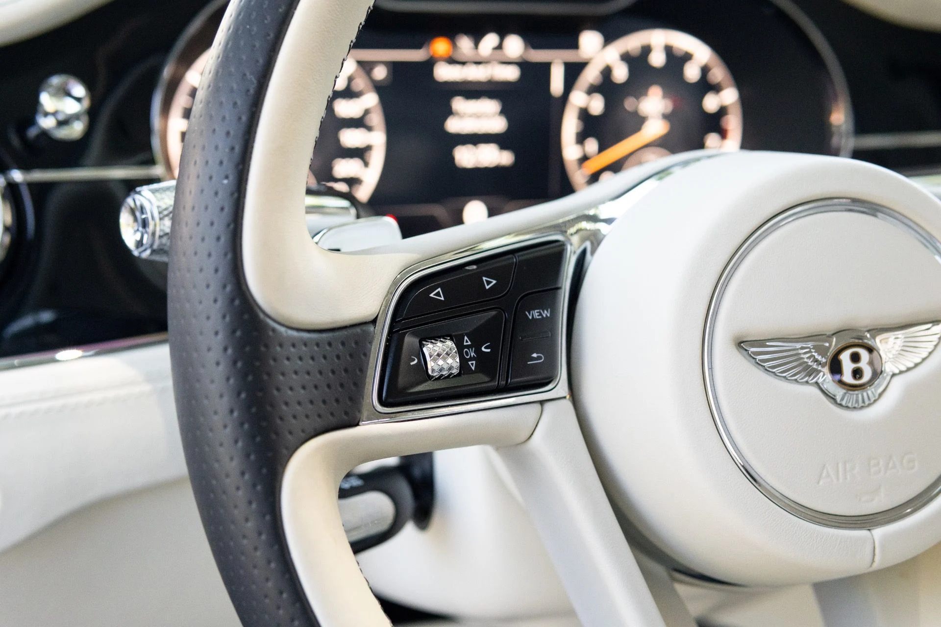 mph031_1109040014_Used_2020_Bentley_Continental_GT_V8_1777404396_eb82e96583