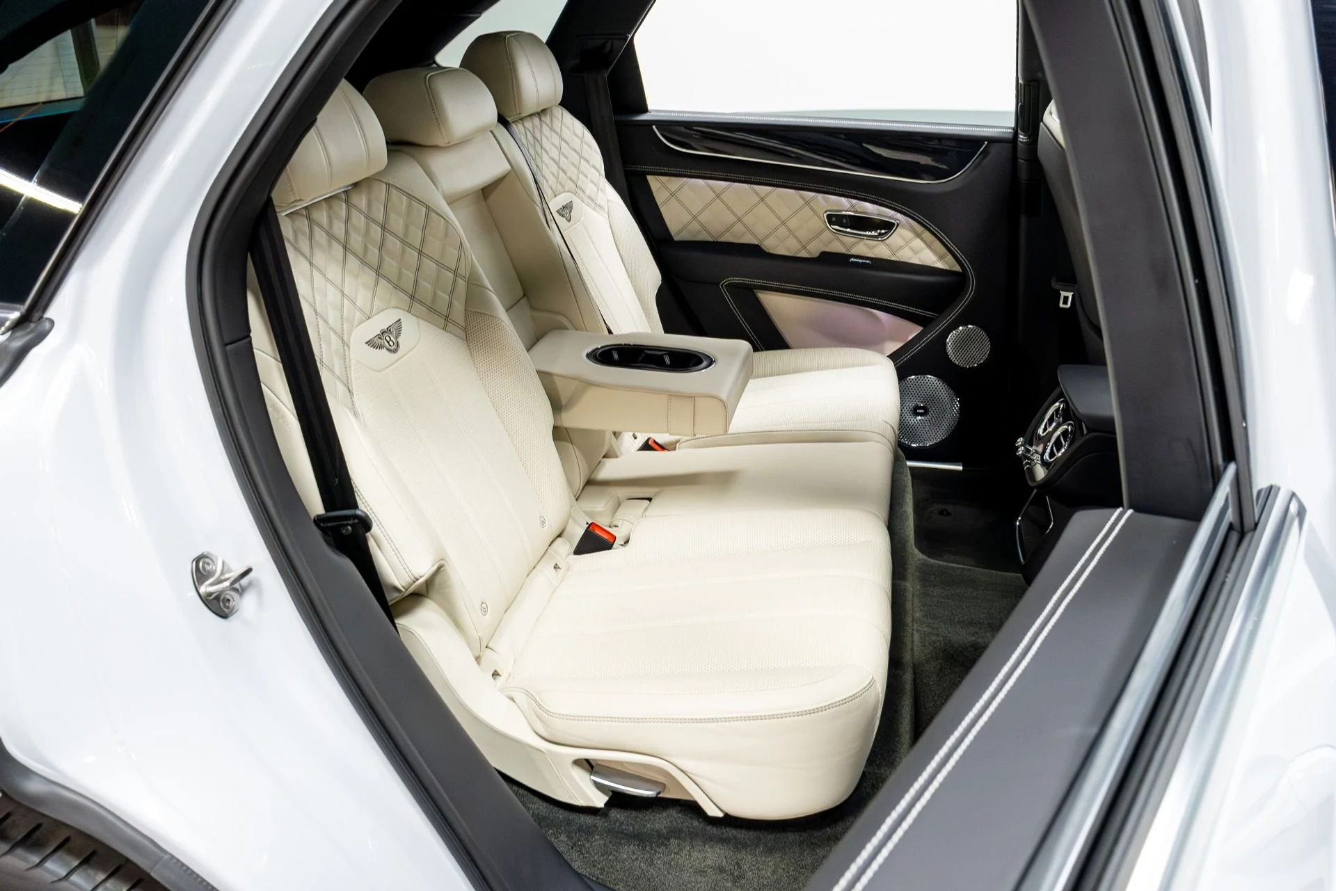 mph031_1110313667_Used_2021_Bentley_Bentayga_V8_First_Edition_1774291657_d60b1be7c6