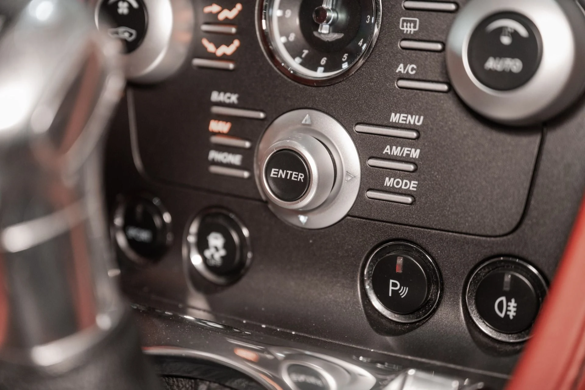 mph031_1114372448_Used_2011_Aston_Martin_V12_Vantage_1762183015_a23319e95f