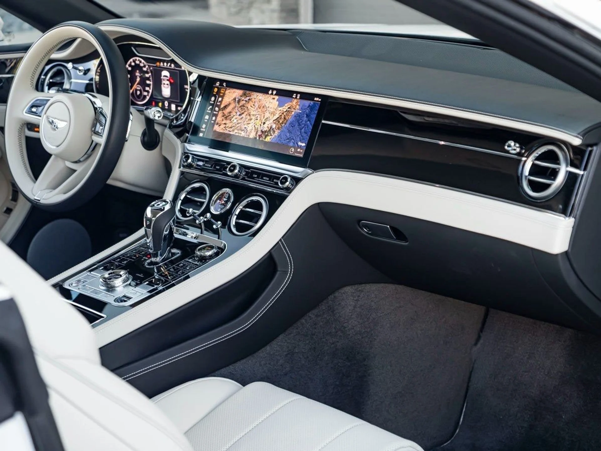 mph031_111794804_32_3d258a5136