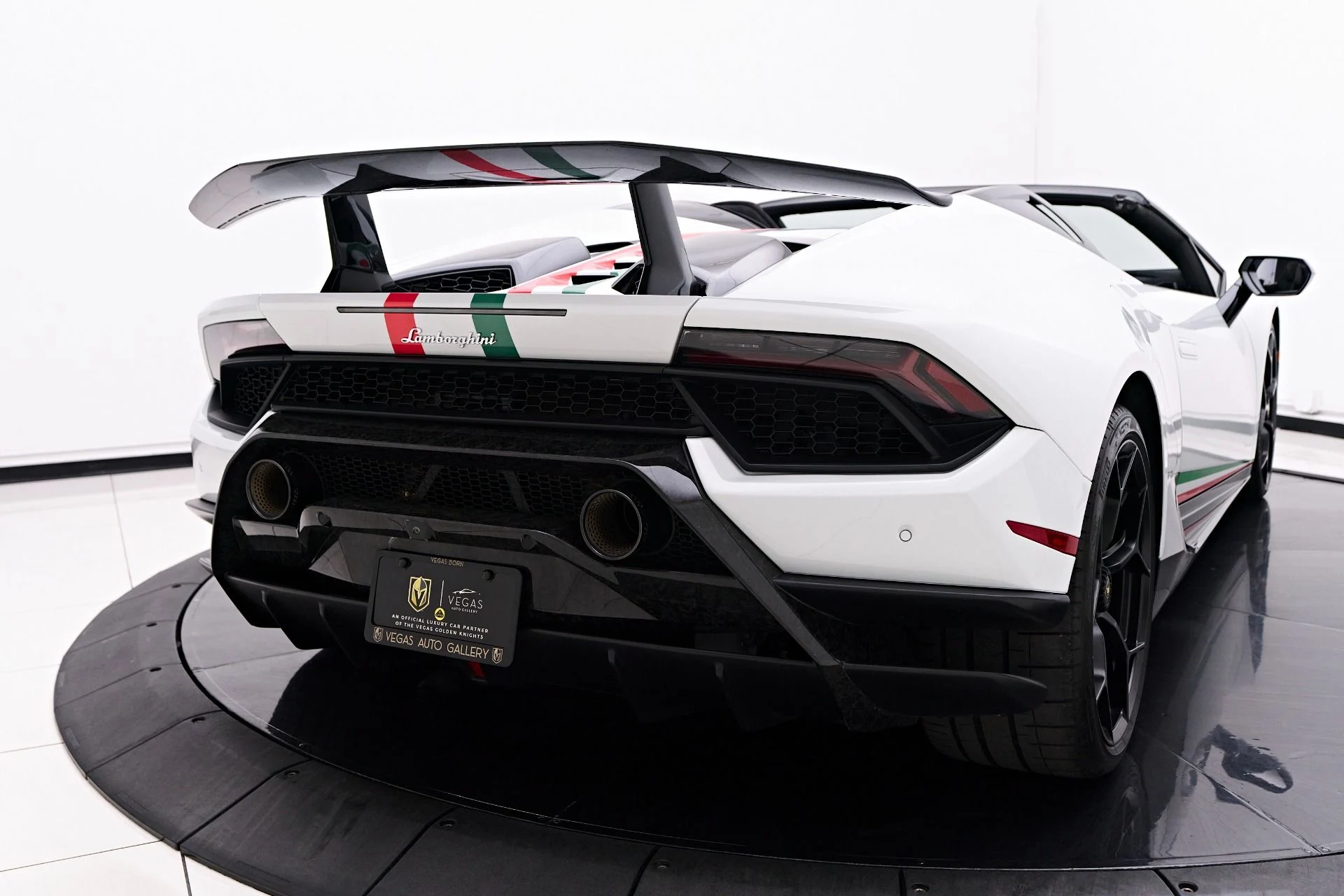 mph031_1120933269_Used_2018_Lamborghini_Huracan_Performante_1754074926_146ba71620