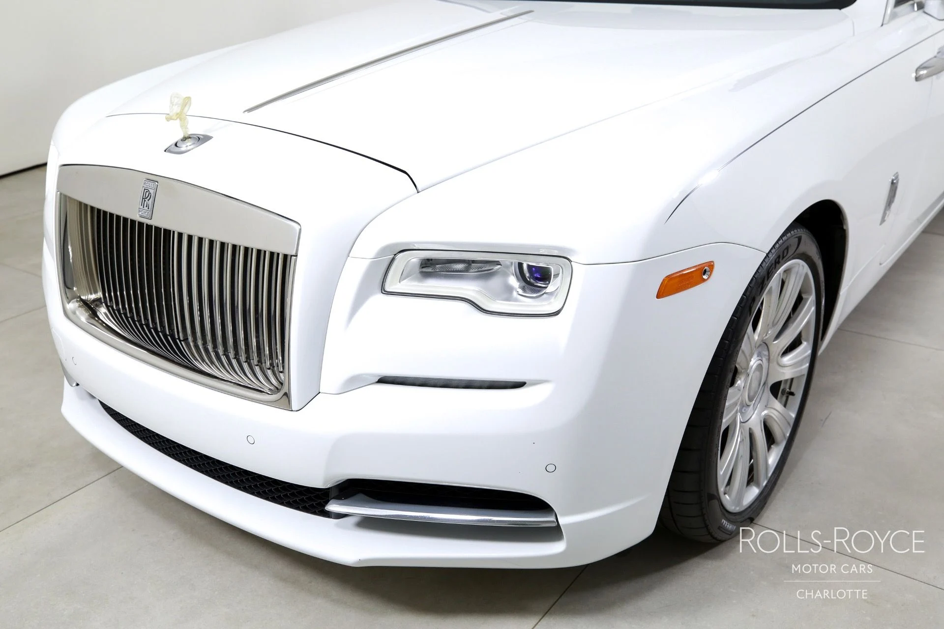 mph031_1123842330_Used_2019_Rolls_Royce_Dawn_1750192596_c7db9a6bb5