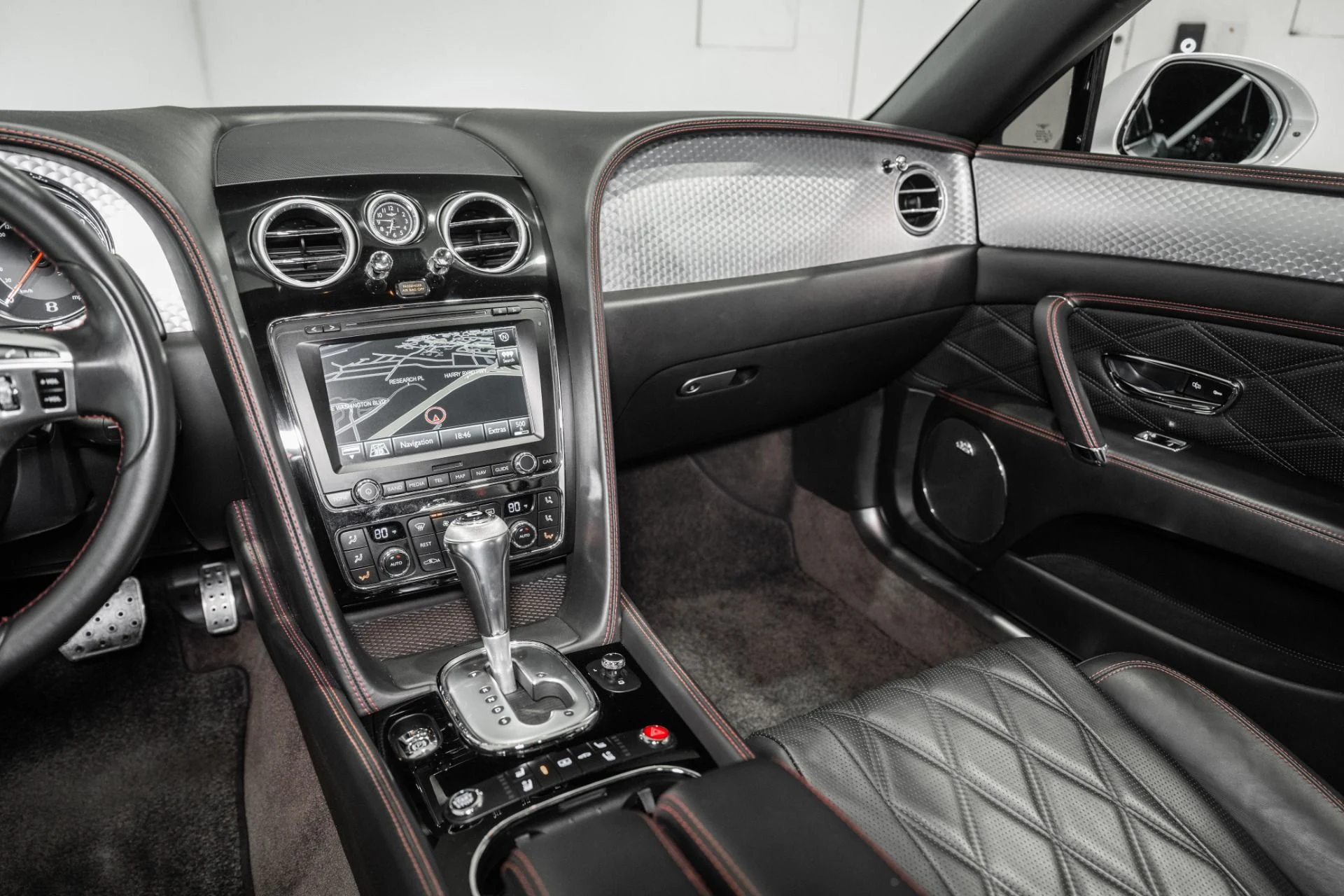 mph031_1125344824_Used_2014_Bentley_Flying_Spur_1764428362_27523798c5