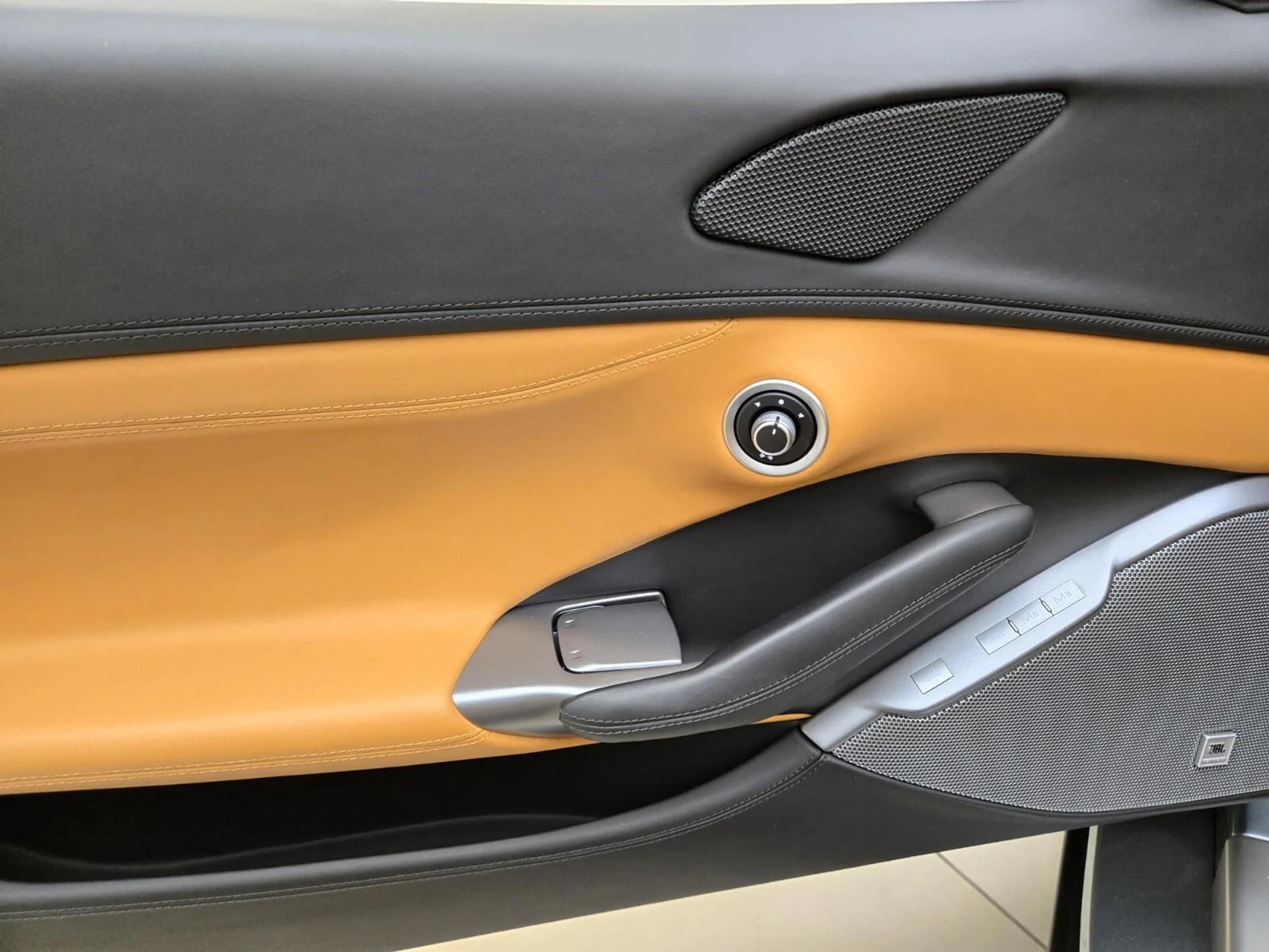 mph031_1148977251_Used_2019_Ferrari_Portofino_1762588088_4675064ac1