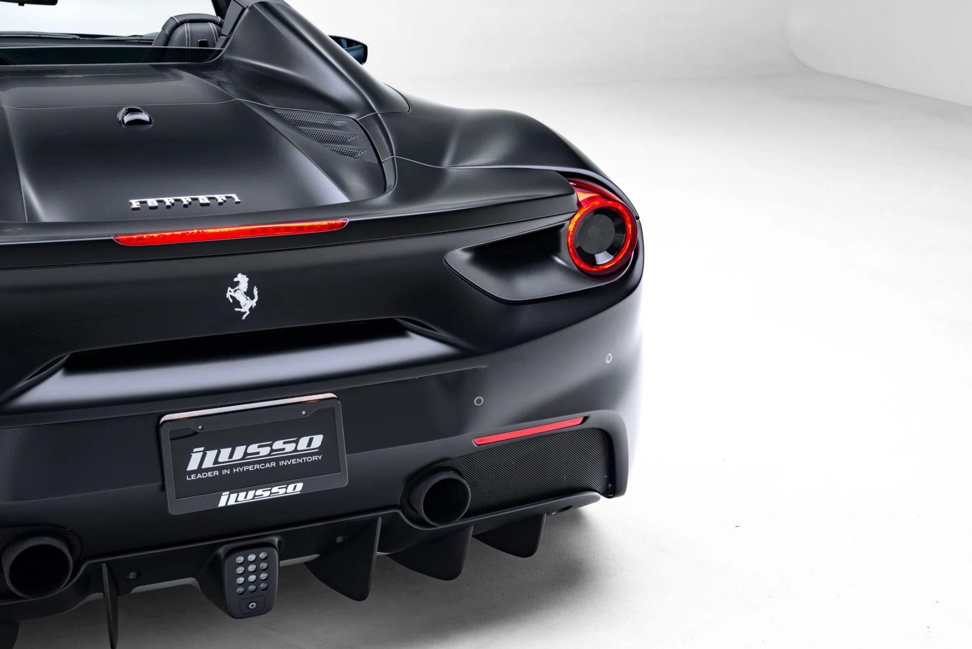 mph031_1151919566_Used_2018_Ferrari_488_Spider_1771880321_5e00bd17f9