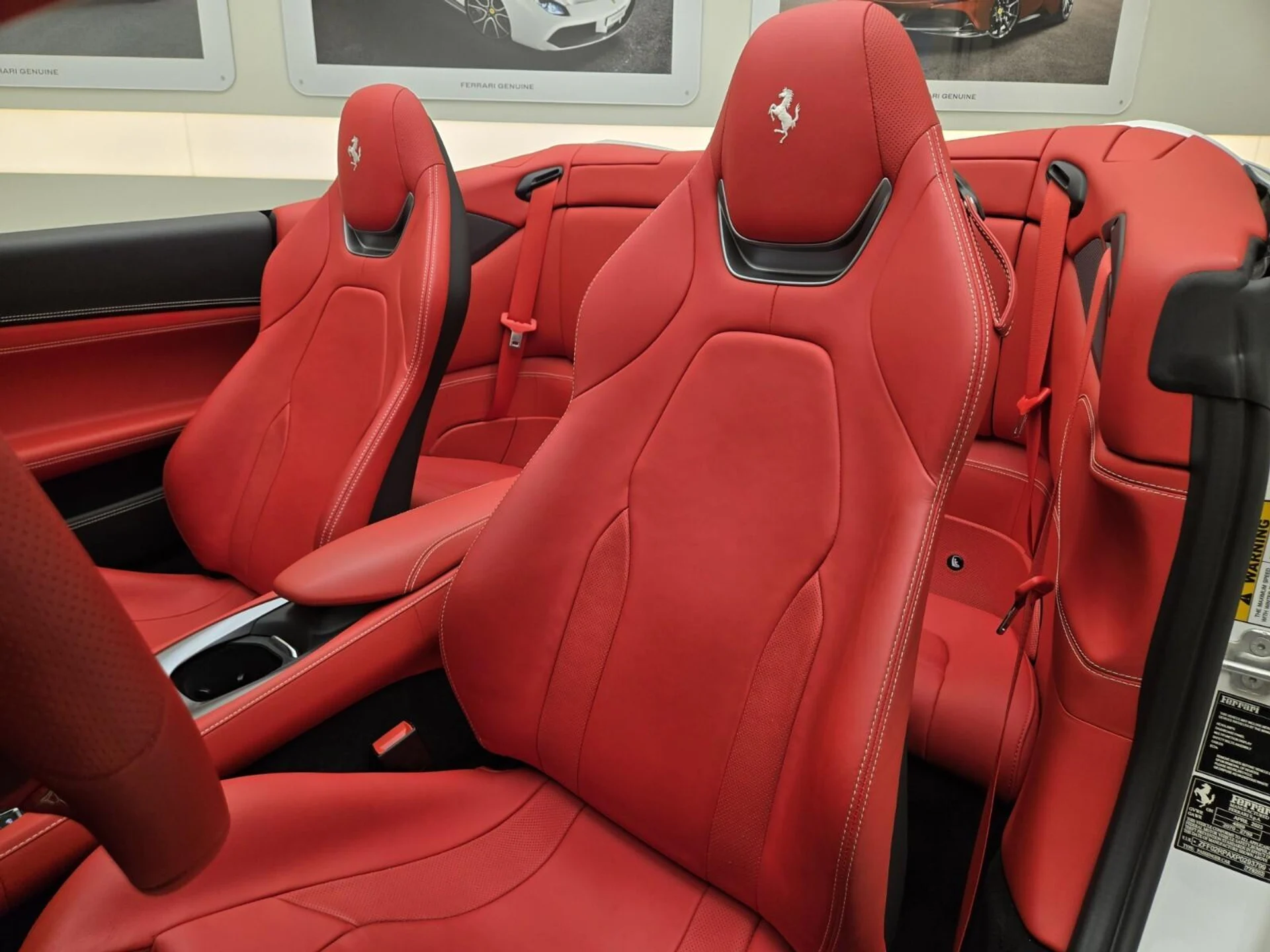 mph031_1155465391_Used_2023_Ferrari_Portofino_1755328630_0da15bcbfc